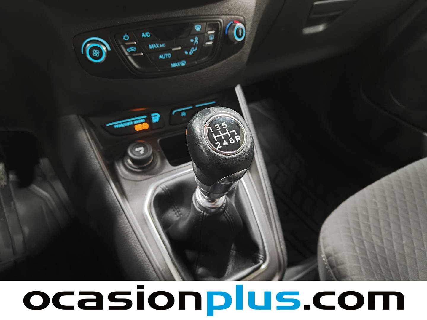 Ford Tourneo Courier Ford Tourneo Courier 1.5 TDCi Titanium (100 CV) de segunda mano