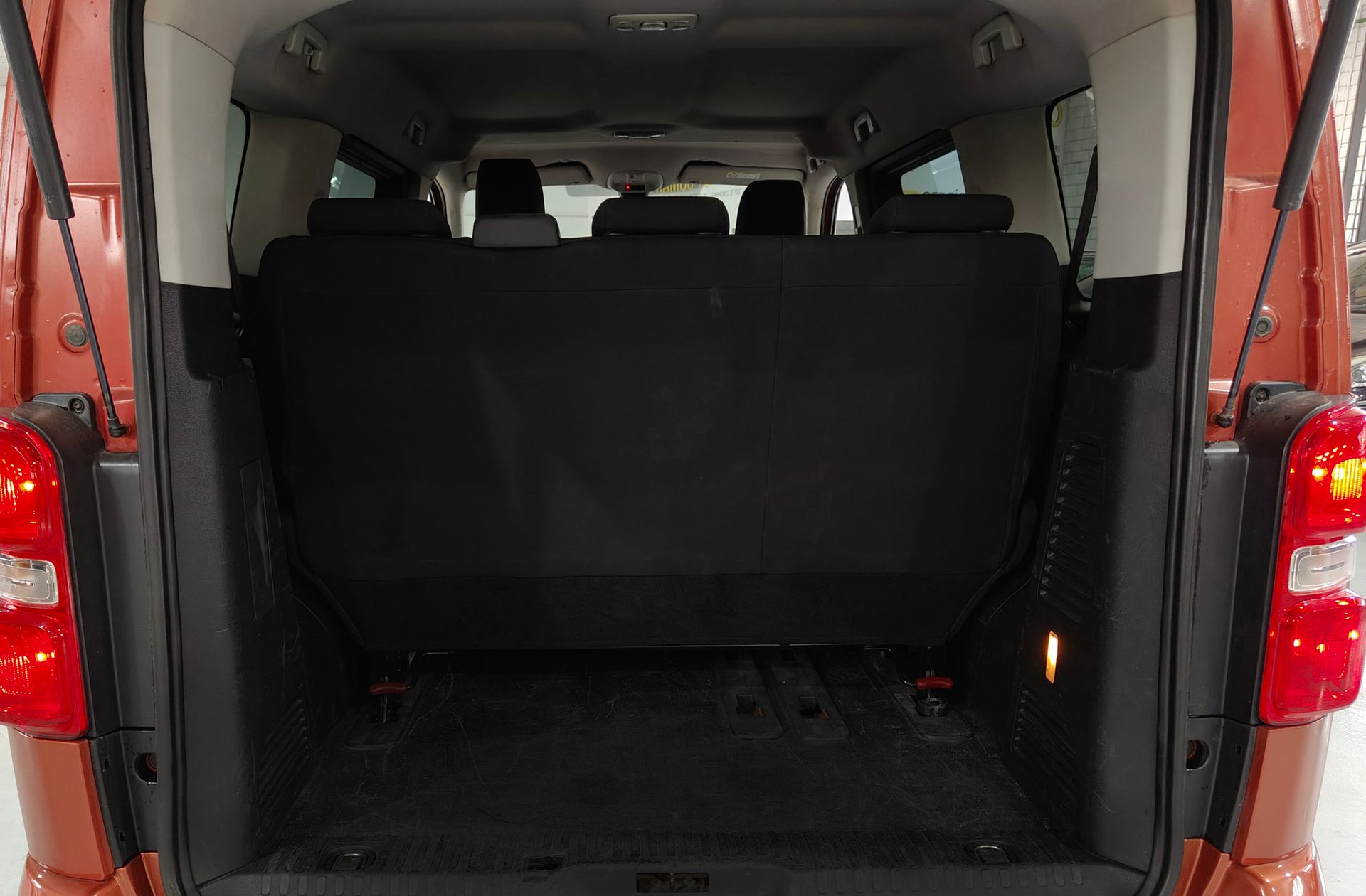 Peugeot Traveller 2.0 BlueHDi Business Standard 8 plazas - foto 15