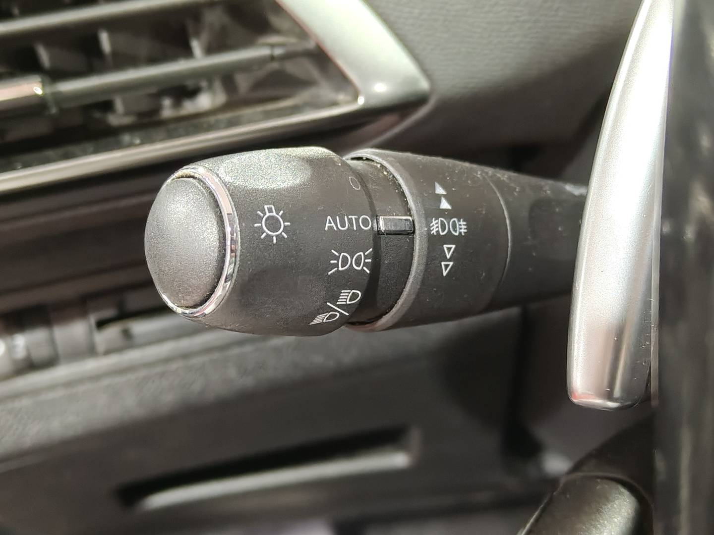 Foto Peugeot 3008 Peugeot 3008 PureTech 130 S&S Allure EAT8 (130 CV)