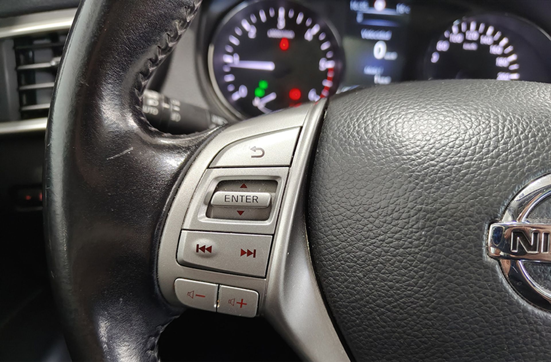 Nissan Qashqai 1.6 dCi N-Connecta 4x2 XTronic - foto 27