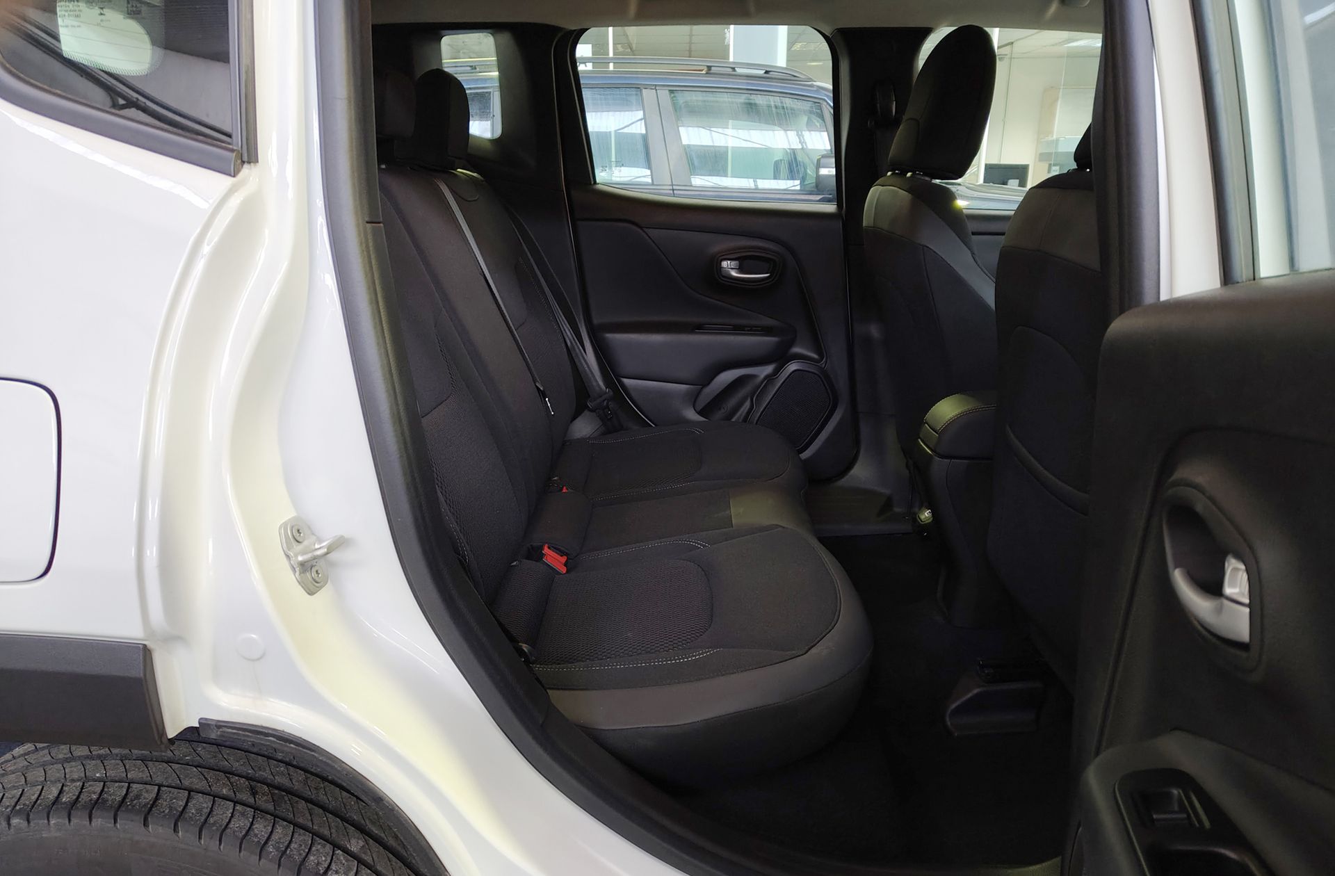 Jeep Renegade eHybrid 1.5 Altitude DCT - foto 18