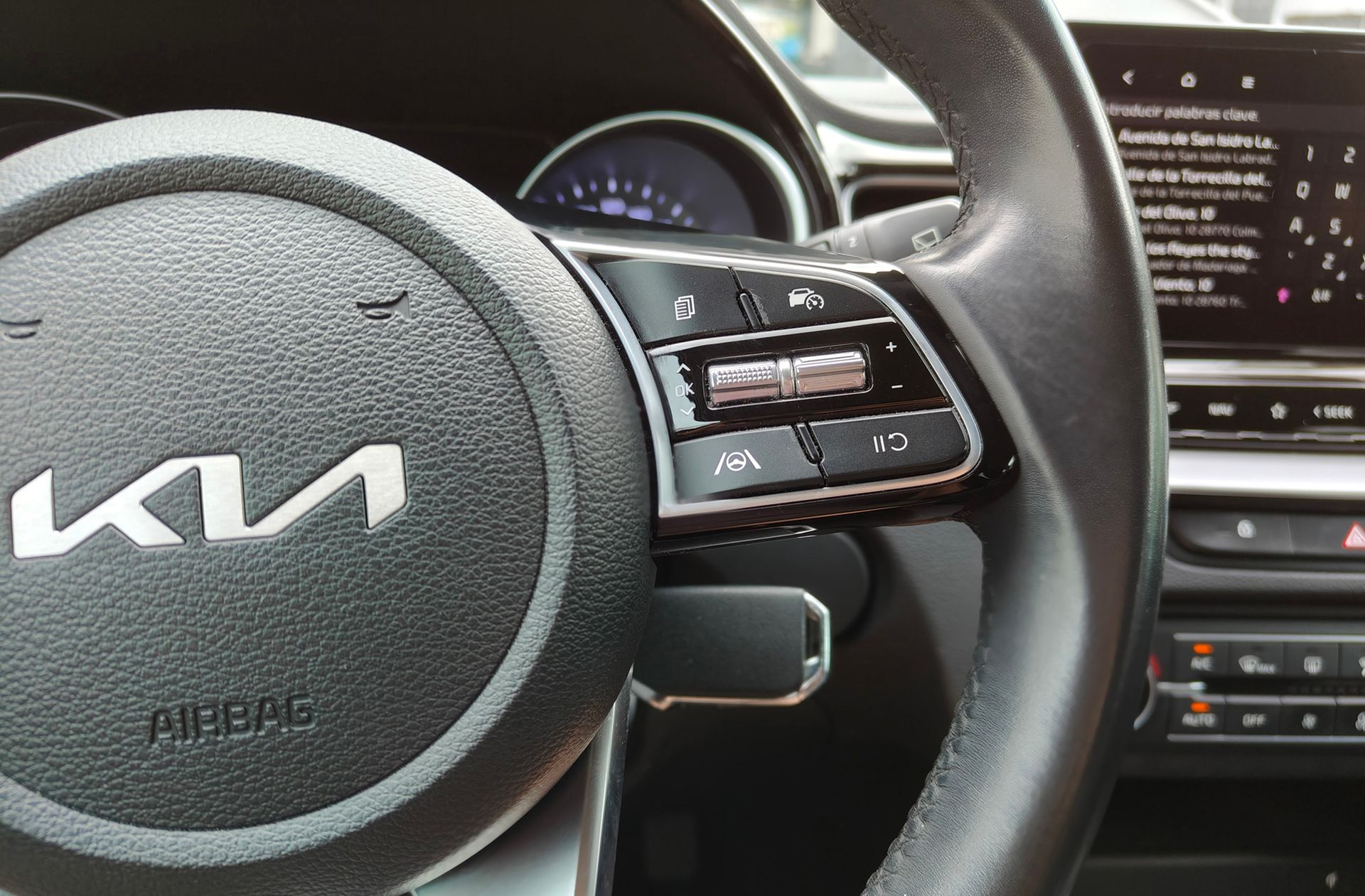Kia Ceed 1.0 T-GDi Tech - foto 32