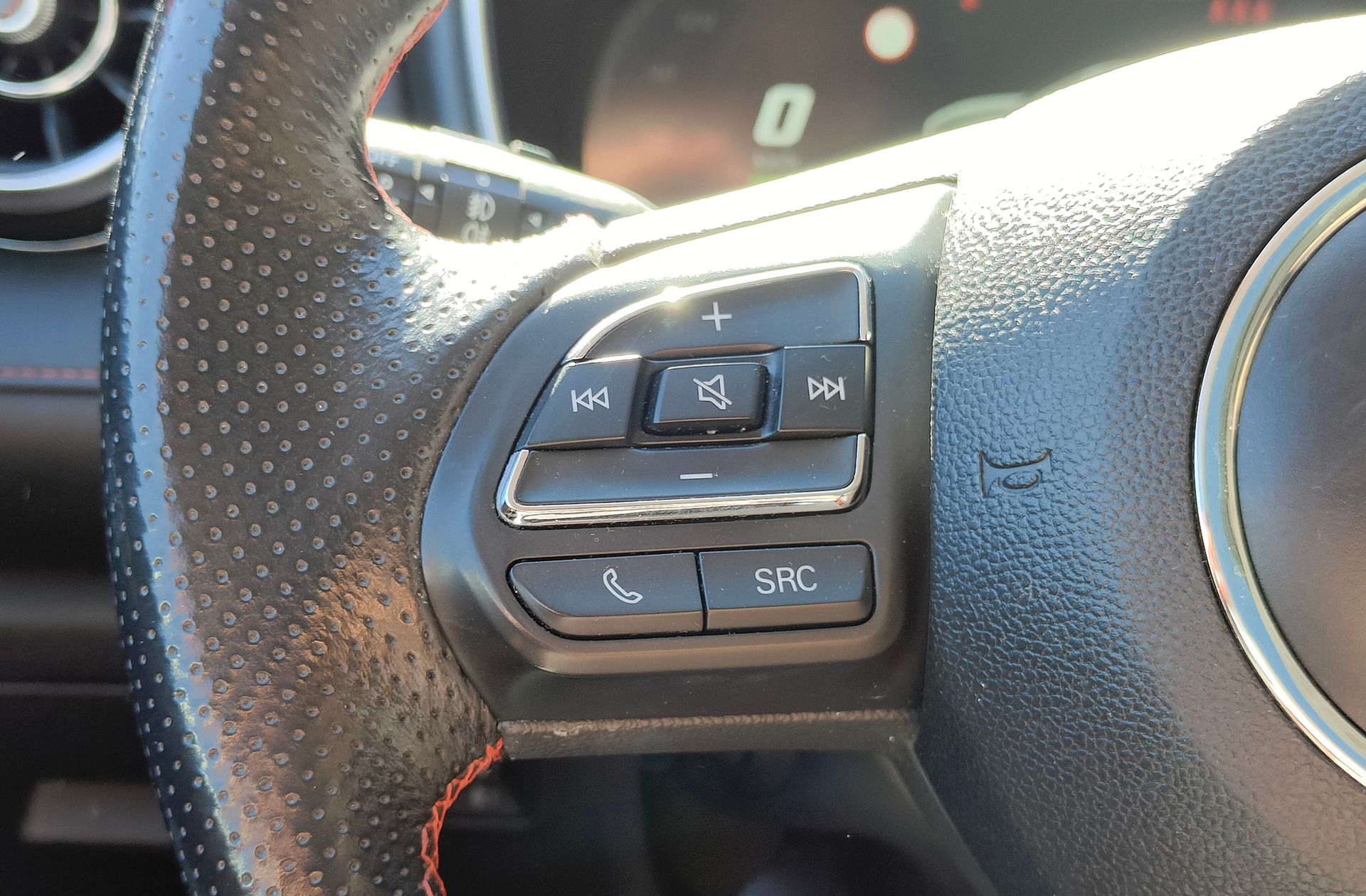 MG EHS 1.5 T-GDi PHEV Luxury - foto 29