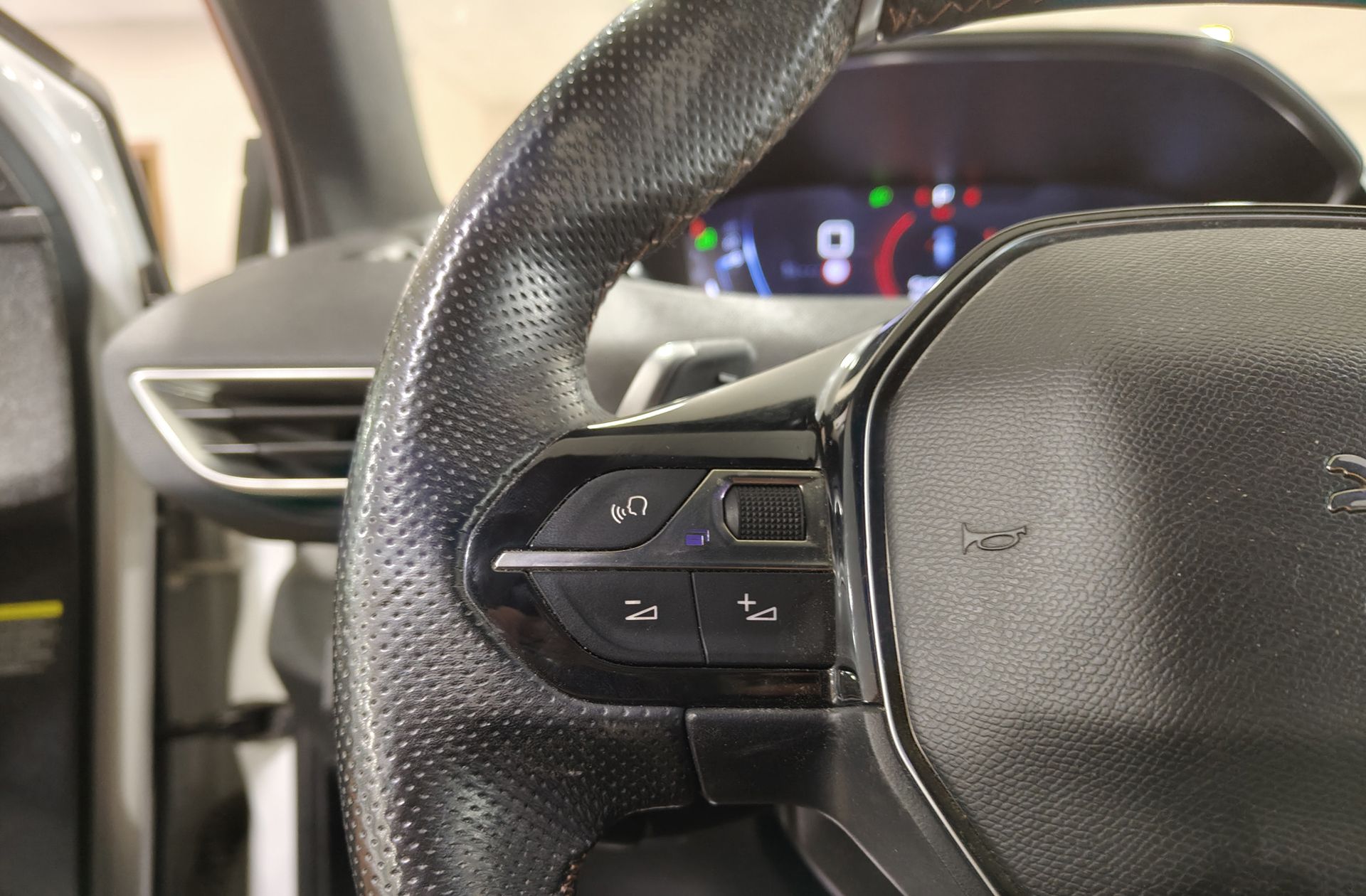 Peugeot 5008 PureTech 130 GT Line EAT8 7 plazas - foto 32
