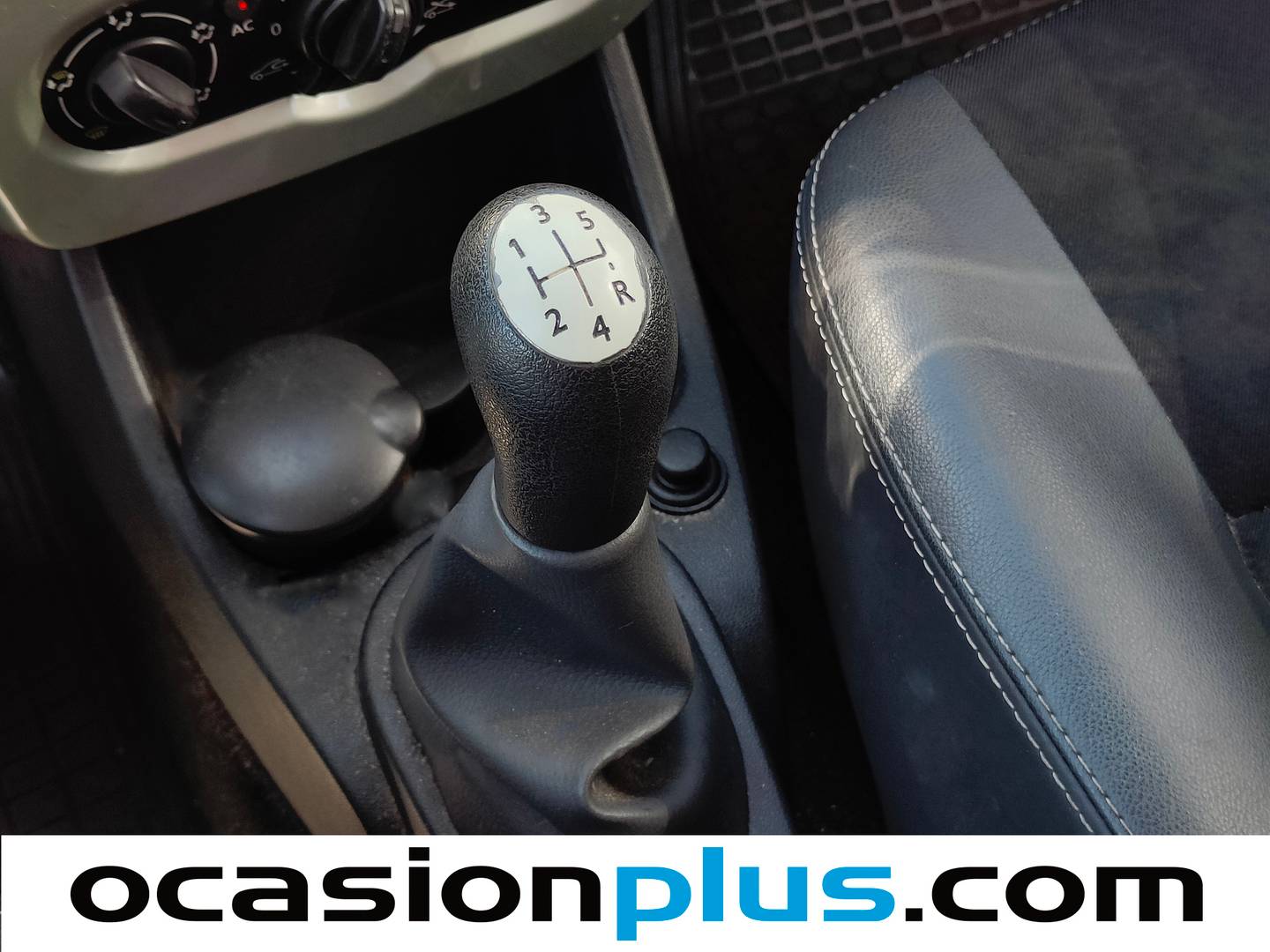 Dacia Sandero Dacia Sandero 1.2 16v Laureate Music (75 CV) de segunda mano