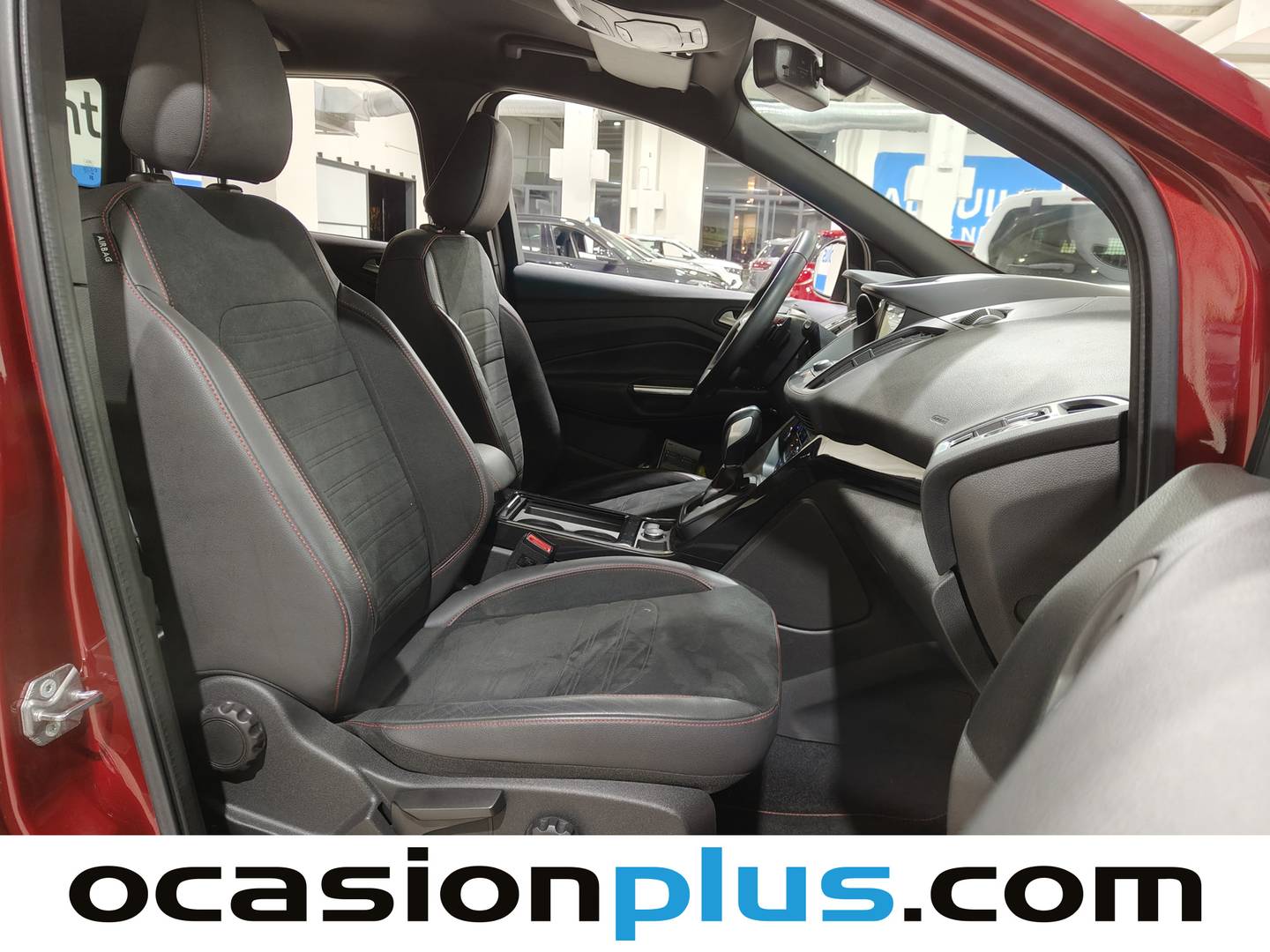 Foto Ford Kuga Ford Kuga 1.5 EcoBoost S&S ST-Line 4x4 Auto (180 CV)