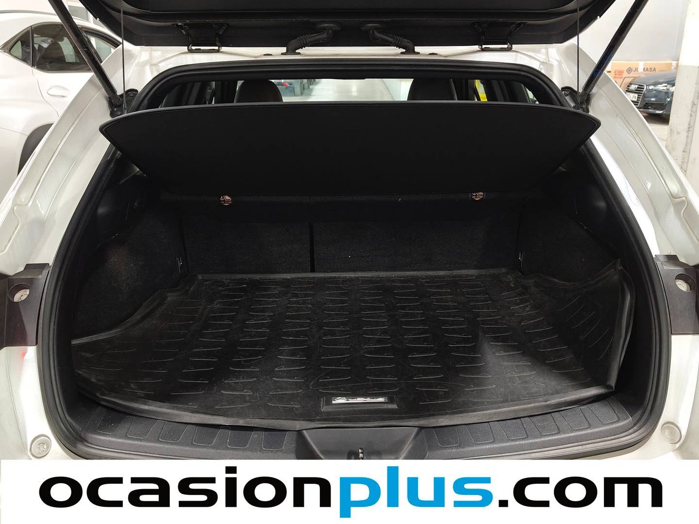 Fotos maletero Lexus UX Lexus UX 250h Business 2WD (184 CV)