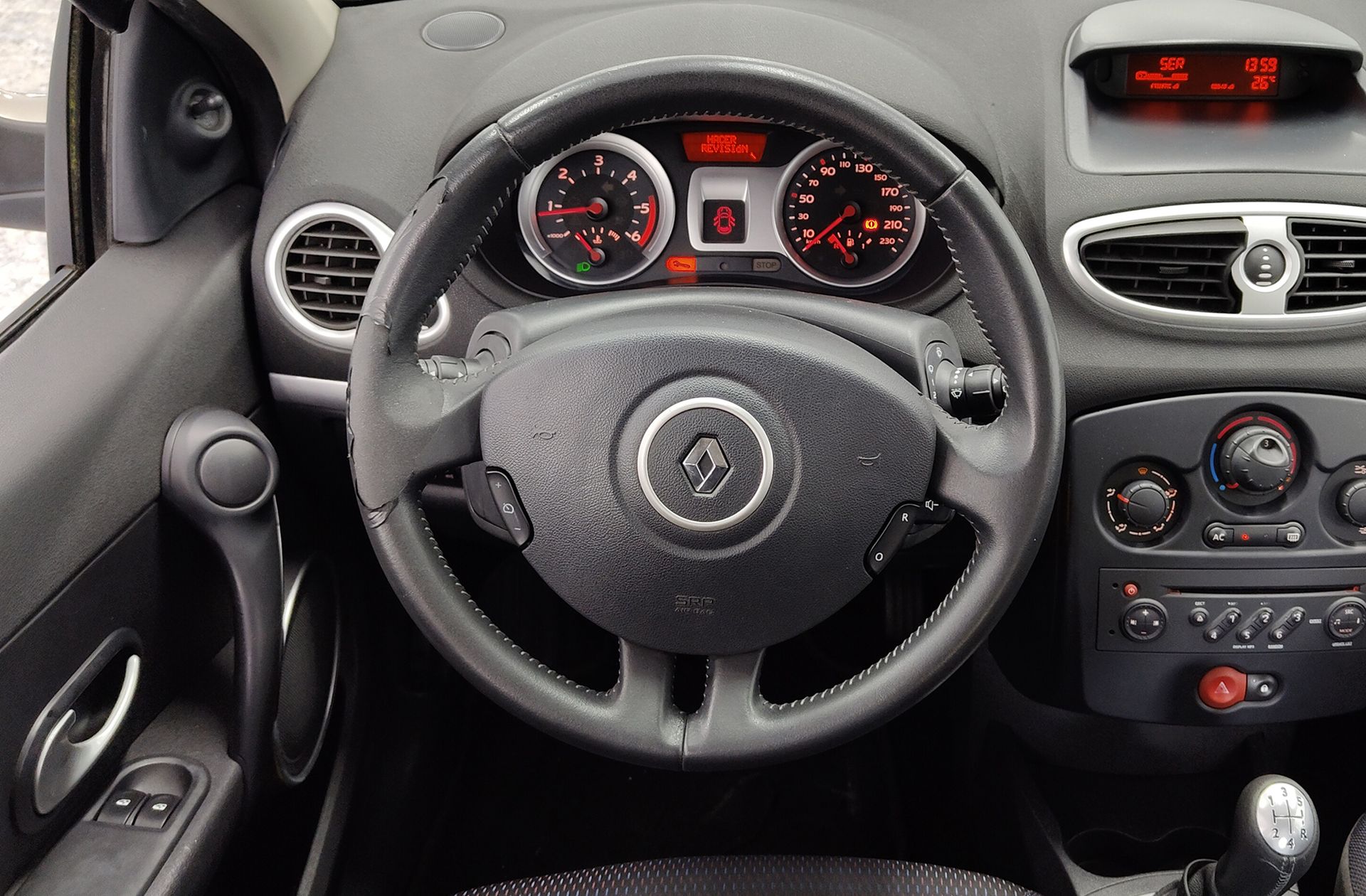 Renault Clio 1.5 dCi Emotion - foto 18