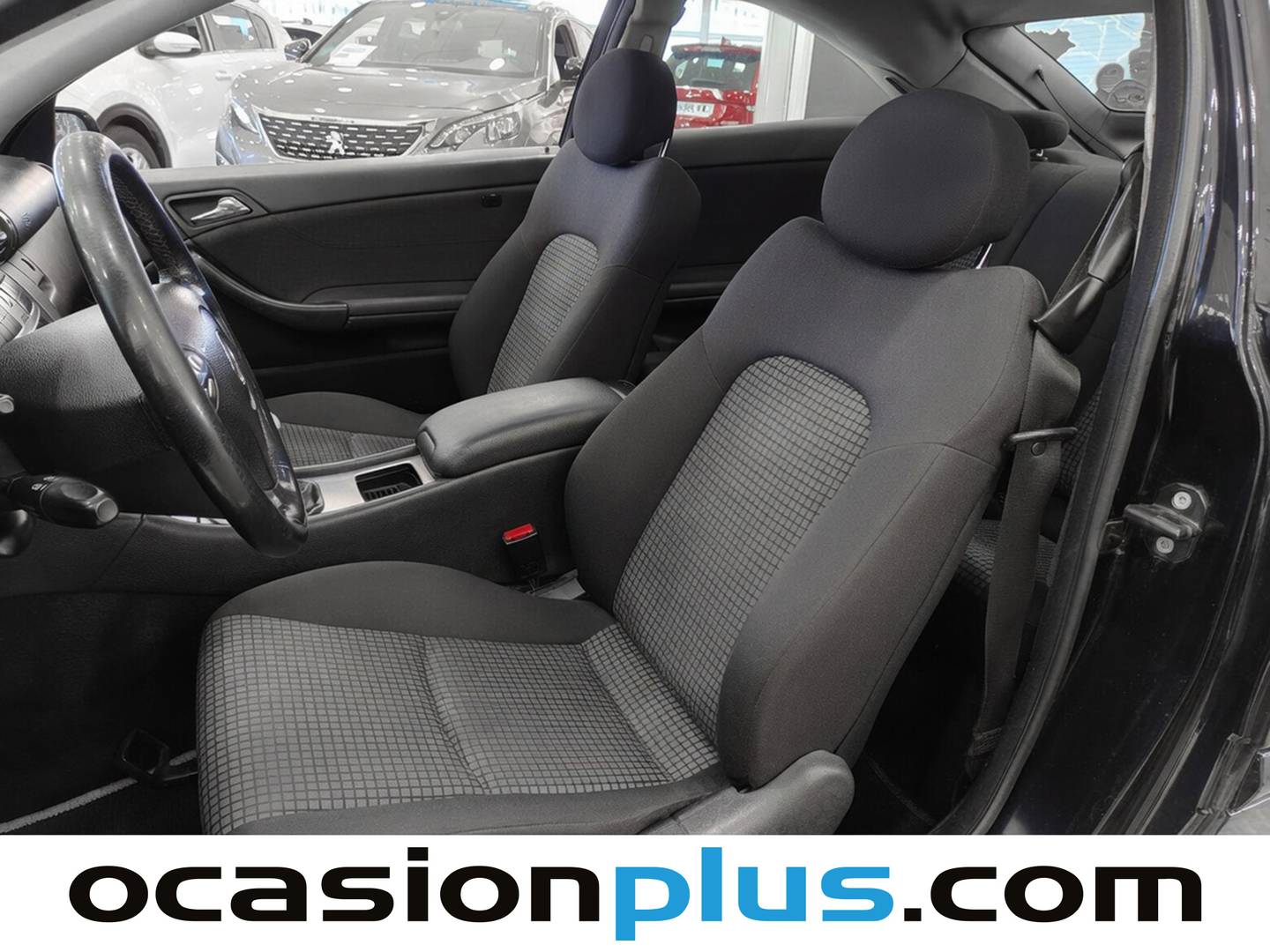 Foto asientos delanteros Mercedes Clase C Mercedes Clase C Sportcoupe 220 CDI Sport Edition (150 CV)