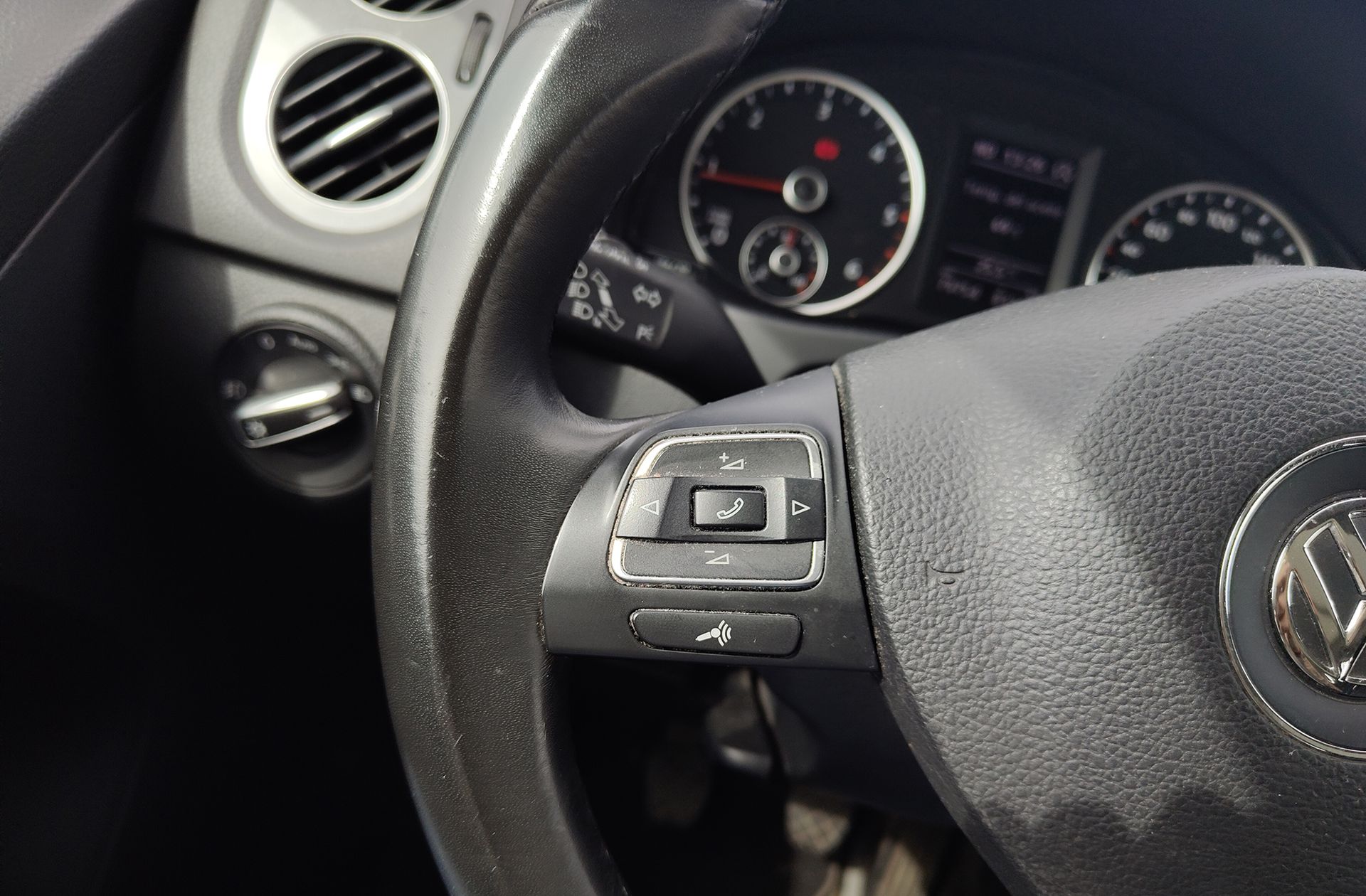 Volkswagen Tiguan T1 2.0 TDI BMT 4x2 - foto 26
