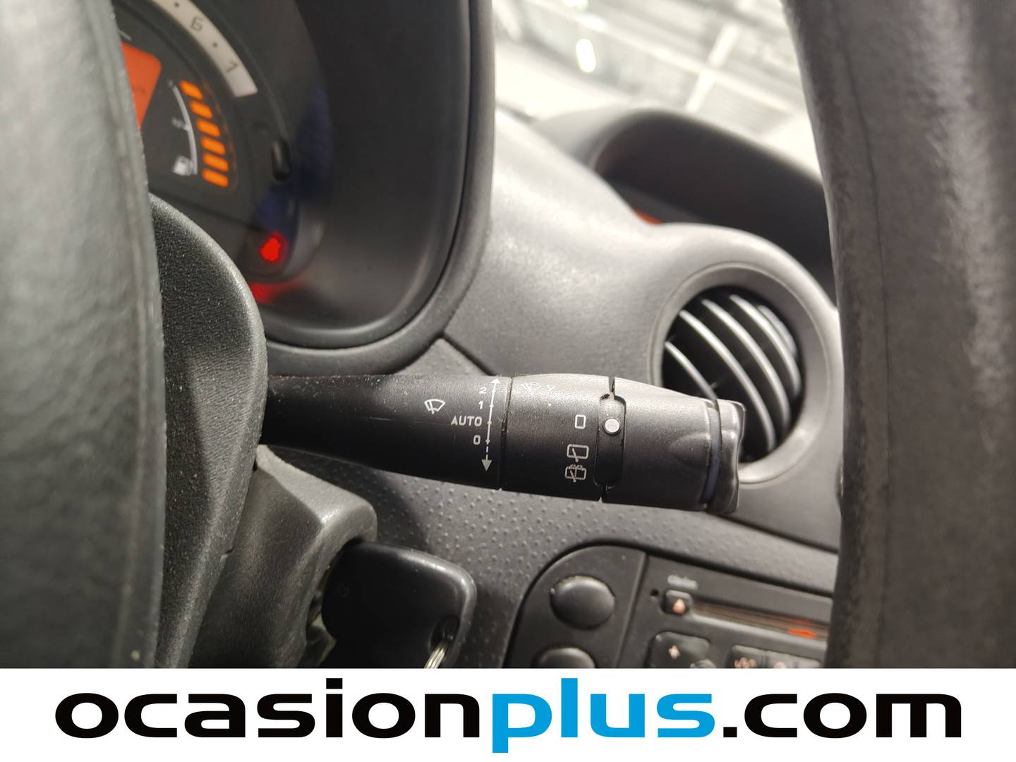 Extras y acabados del Citroën C3 Citroën C3 1.4 SX Plus (75 CV)