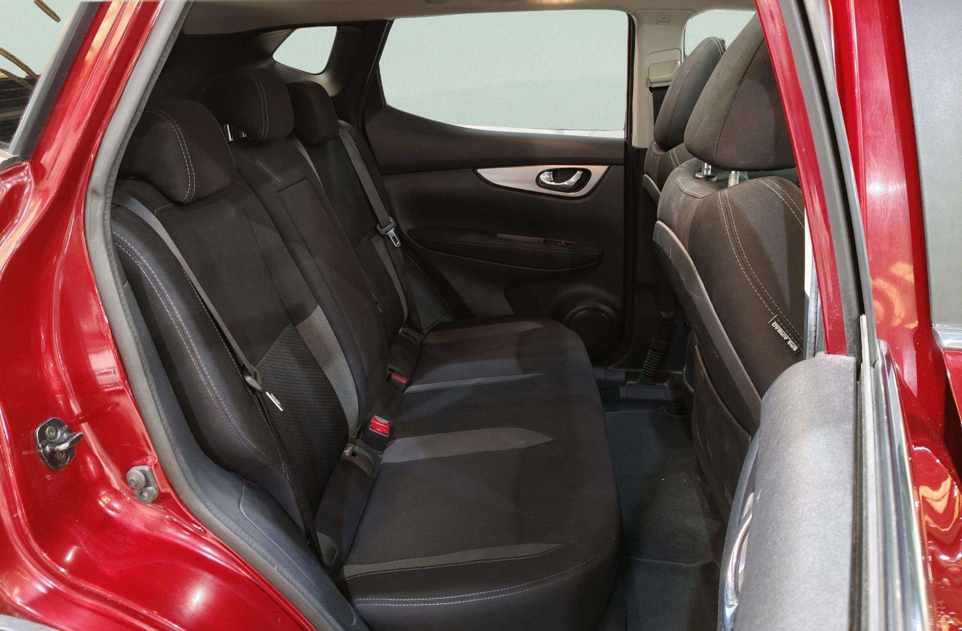 Nissan Qashqai DIG-T 115 N-Connecta 4x2 - foto 19