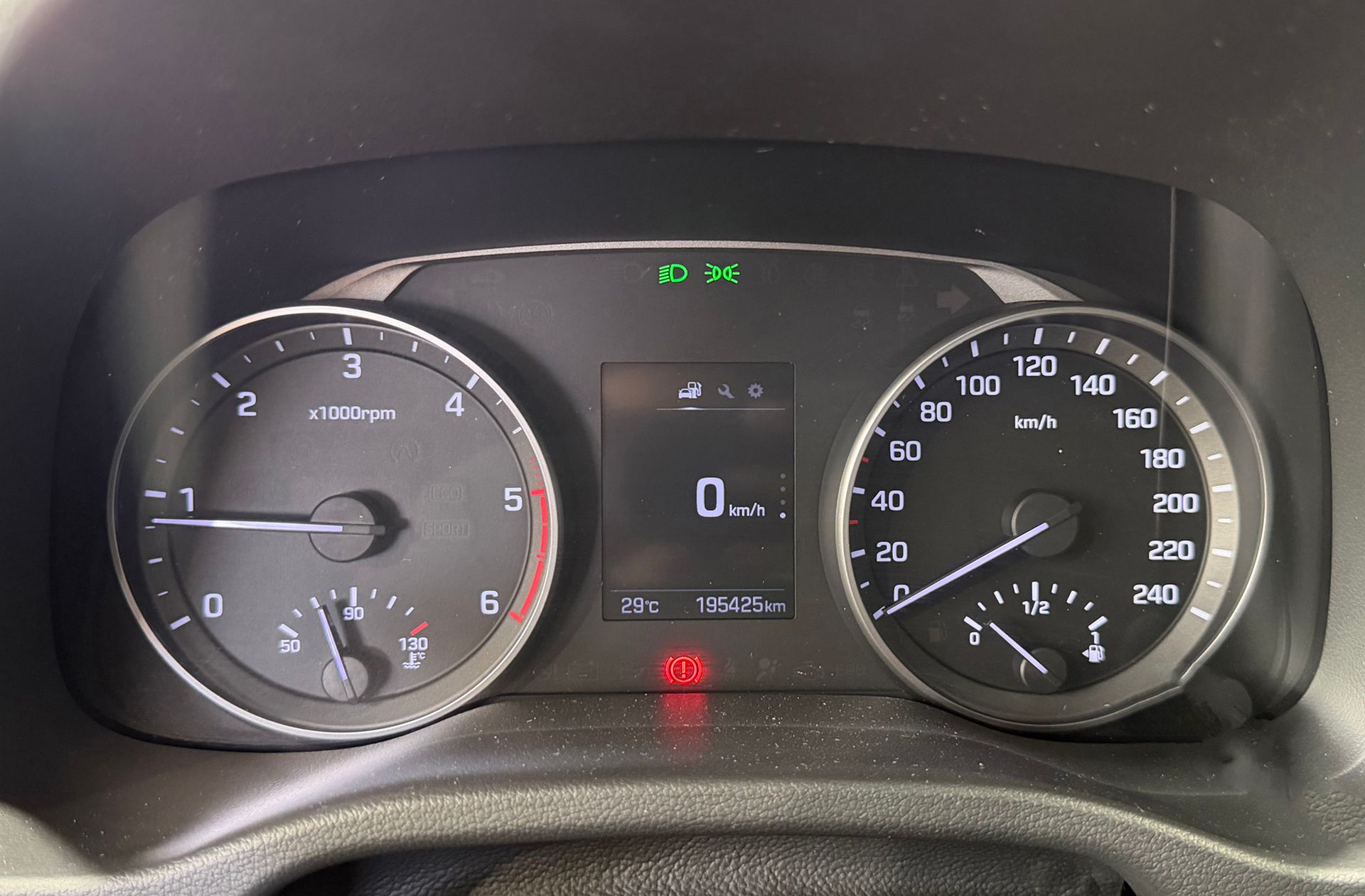 Hyundai Elantra 1.6 CRDi Tecno - foto 23