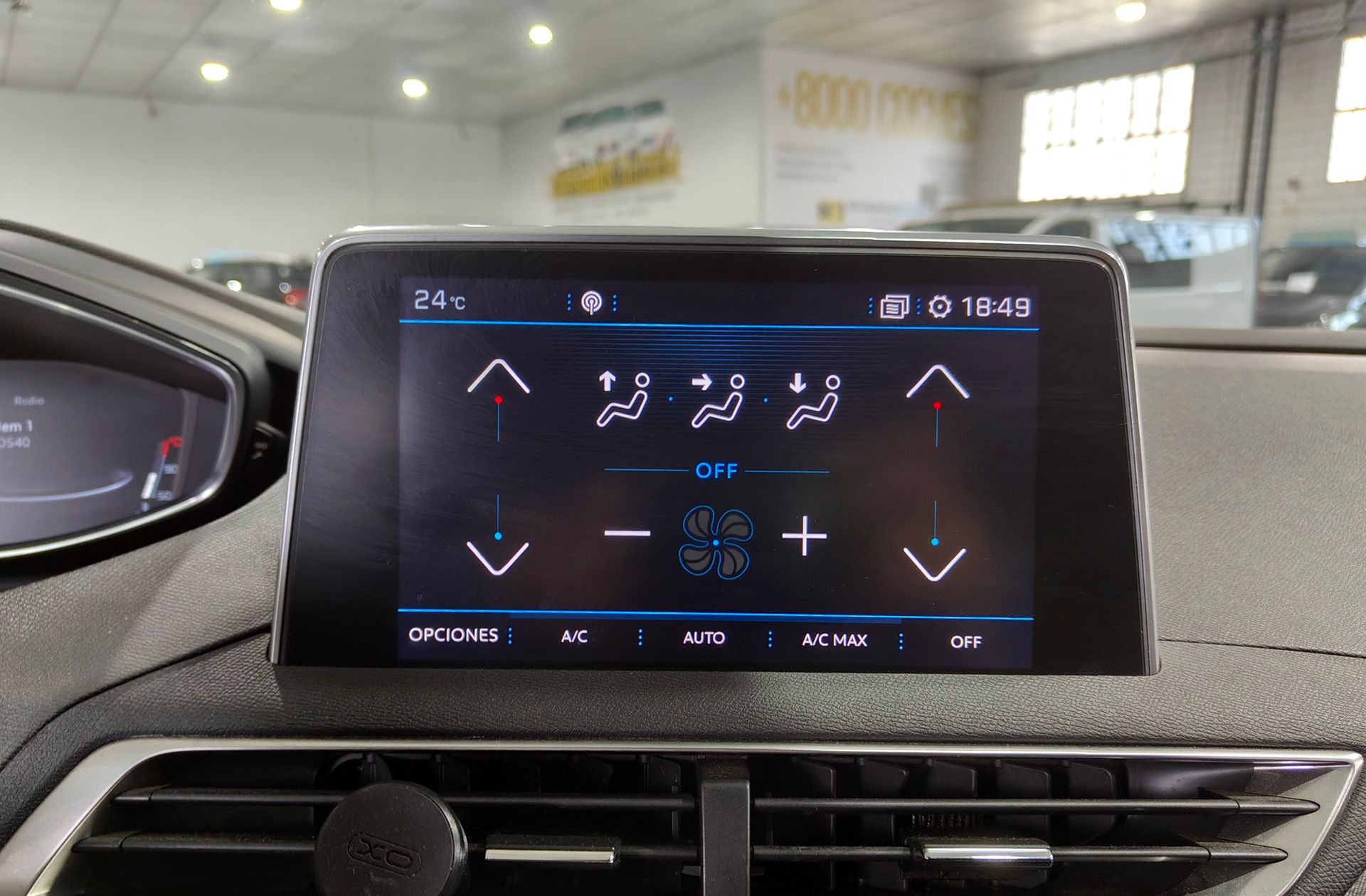 Peugeot 5008 PureTech 130 Allure EAT8 7 plazas - foto 32