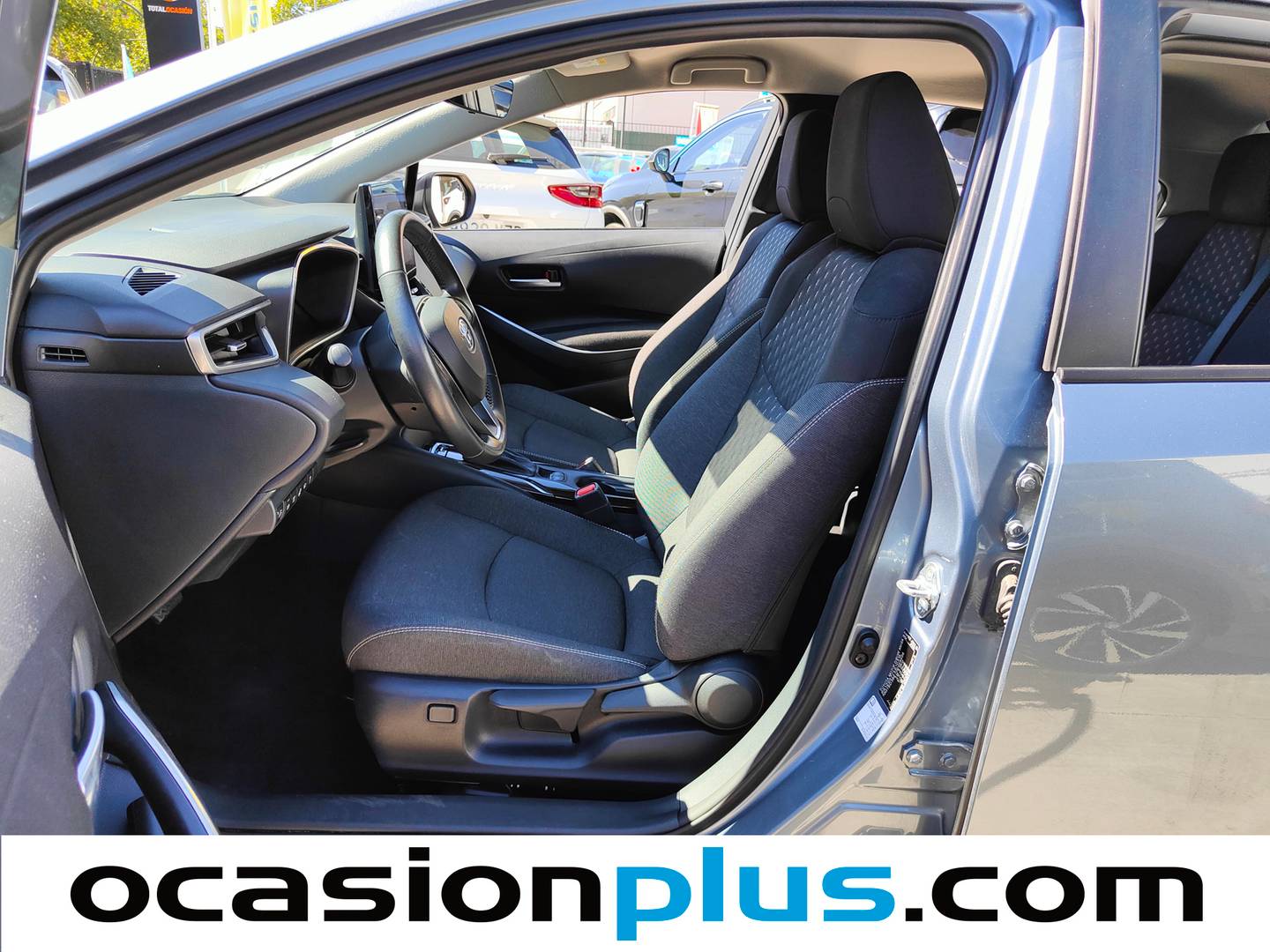 Foto asientos delanteros Toyota Corolla Toyota Corolla 140H Style (140 CV)