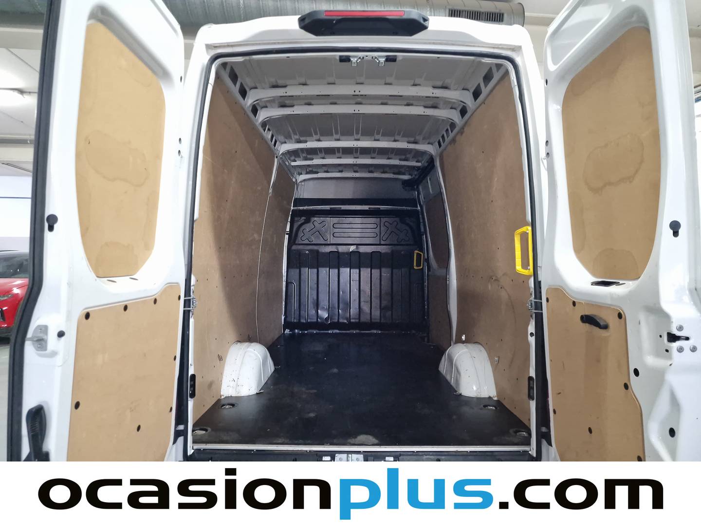 Foto asientos traseros Iveco Daily Iveco Daily Furgon 35S 16H V 3520/H2 (156 CV) 3 Plazas