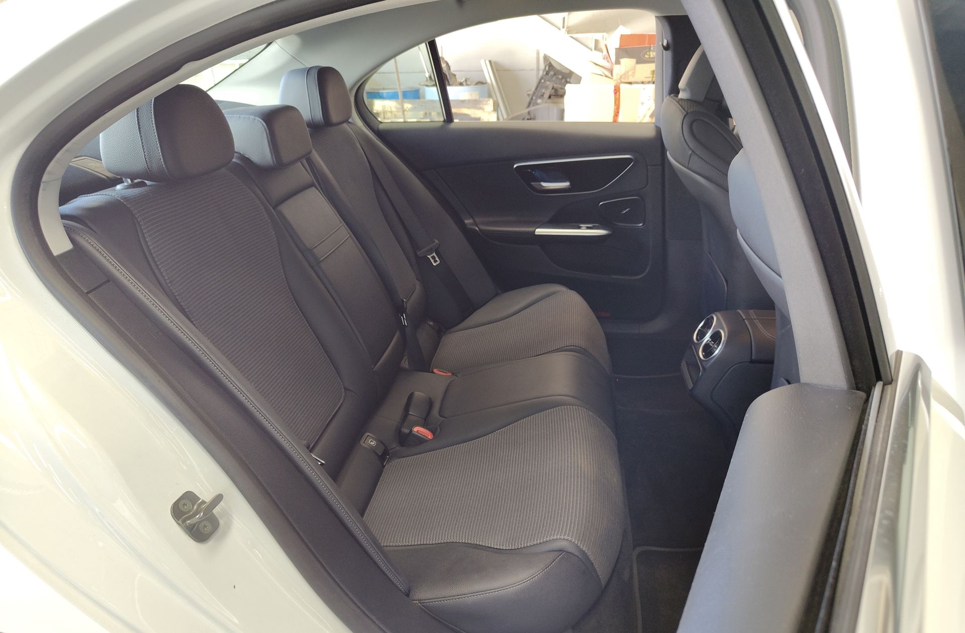Mercedes-Benz Clase C 300 e - foto 19