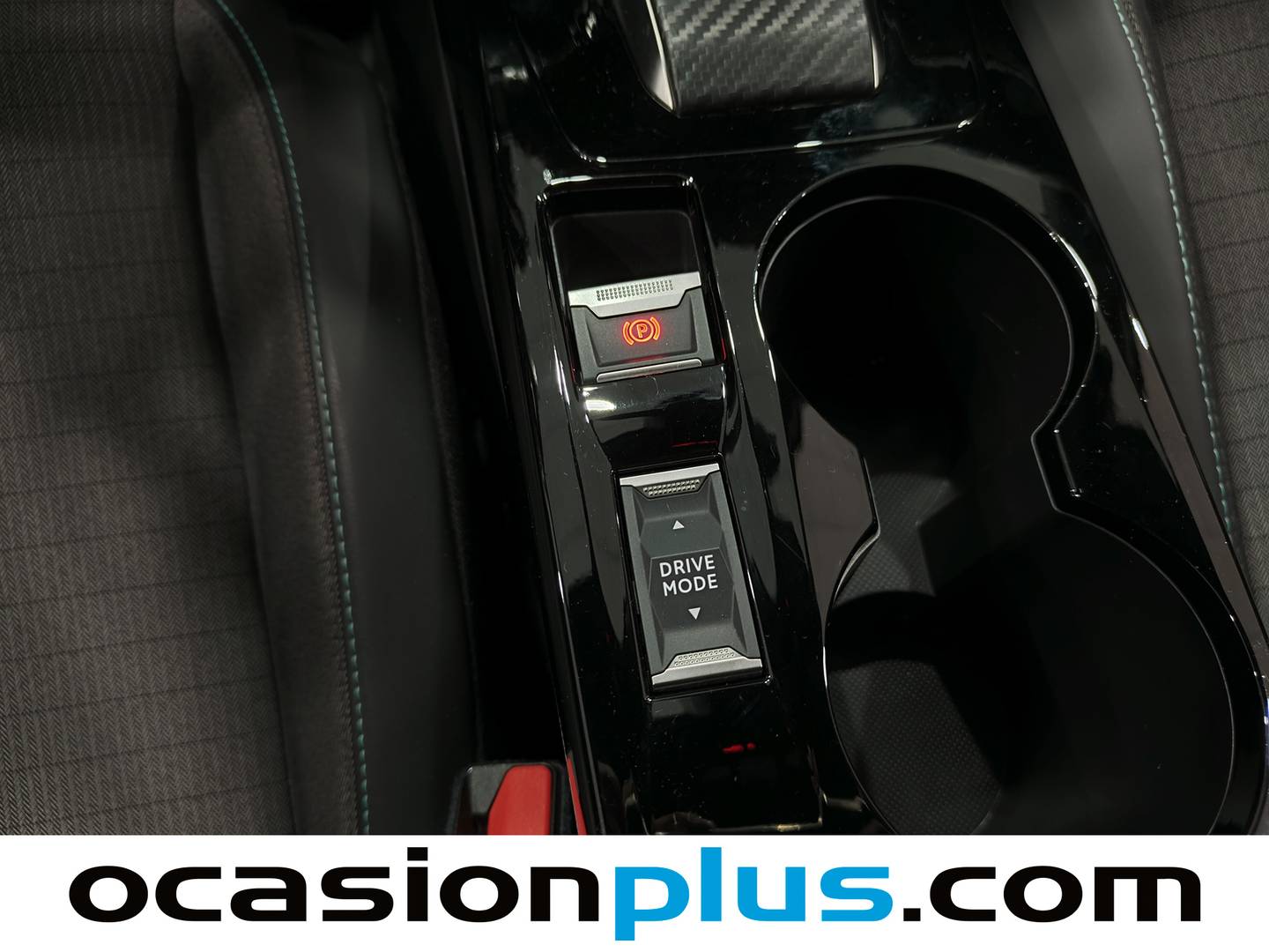 Foto Peugeot 2008 Peugeot 2008 PureTech 130 S&S Allure Pack EAT8 (130 CV)