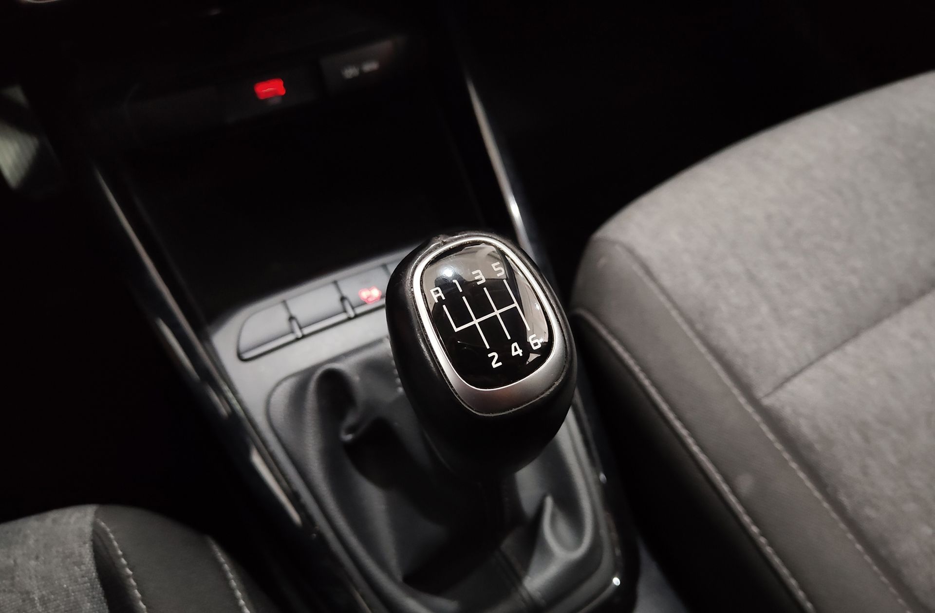 Kia Stonic 1.0 T-GDi Concept - foto 5