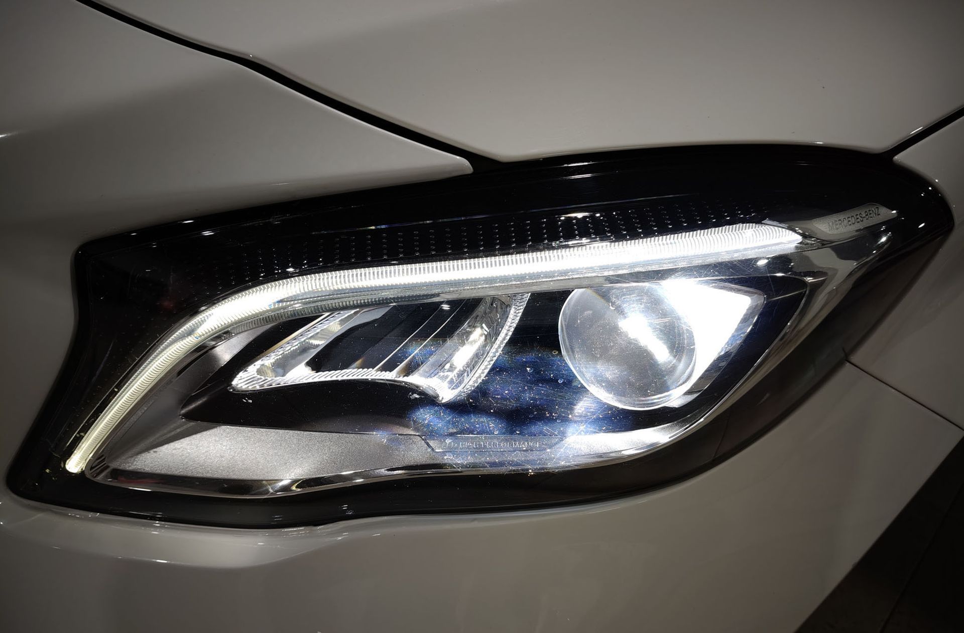 Mercedes-Benz GLA 180 - foto 14