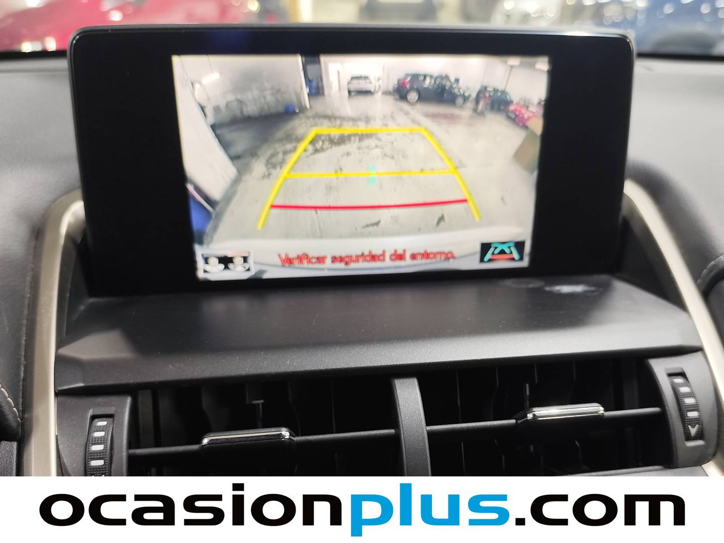 Equipamiento del Lexus NX Lexus NX 300h Premium 2WD (197 CV)
