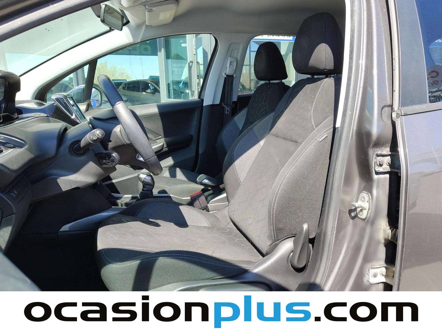Foto asientos delanteros Peugeot 2008 Peugeot 2008 BlueHDi 100 Style (100 CV)