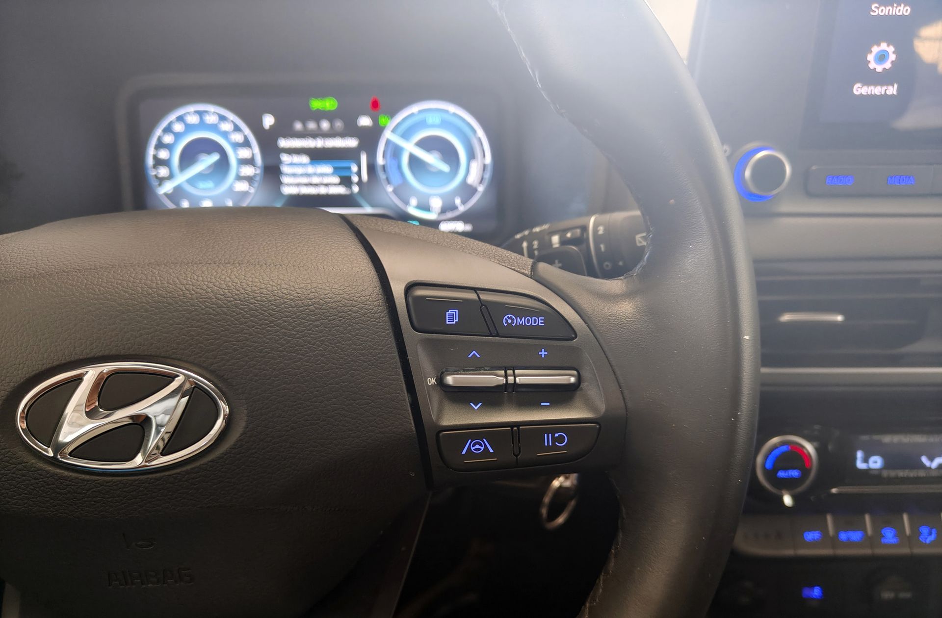 Hyundai Kona 1.6 GDI HEV Maxx DCT - foto 25