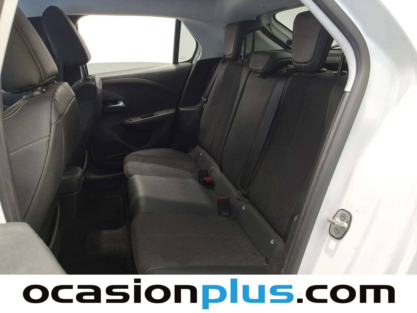 Foto asientos traseros Opel Corsa Opel Corsa 1.2 XEL Elegance (75 CV)