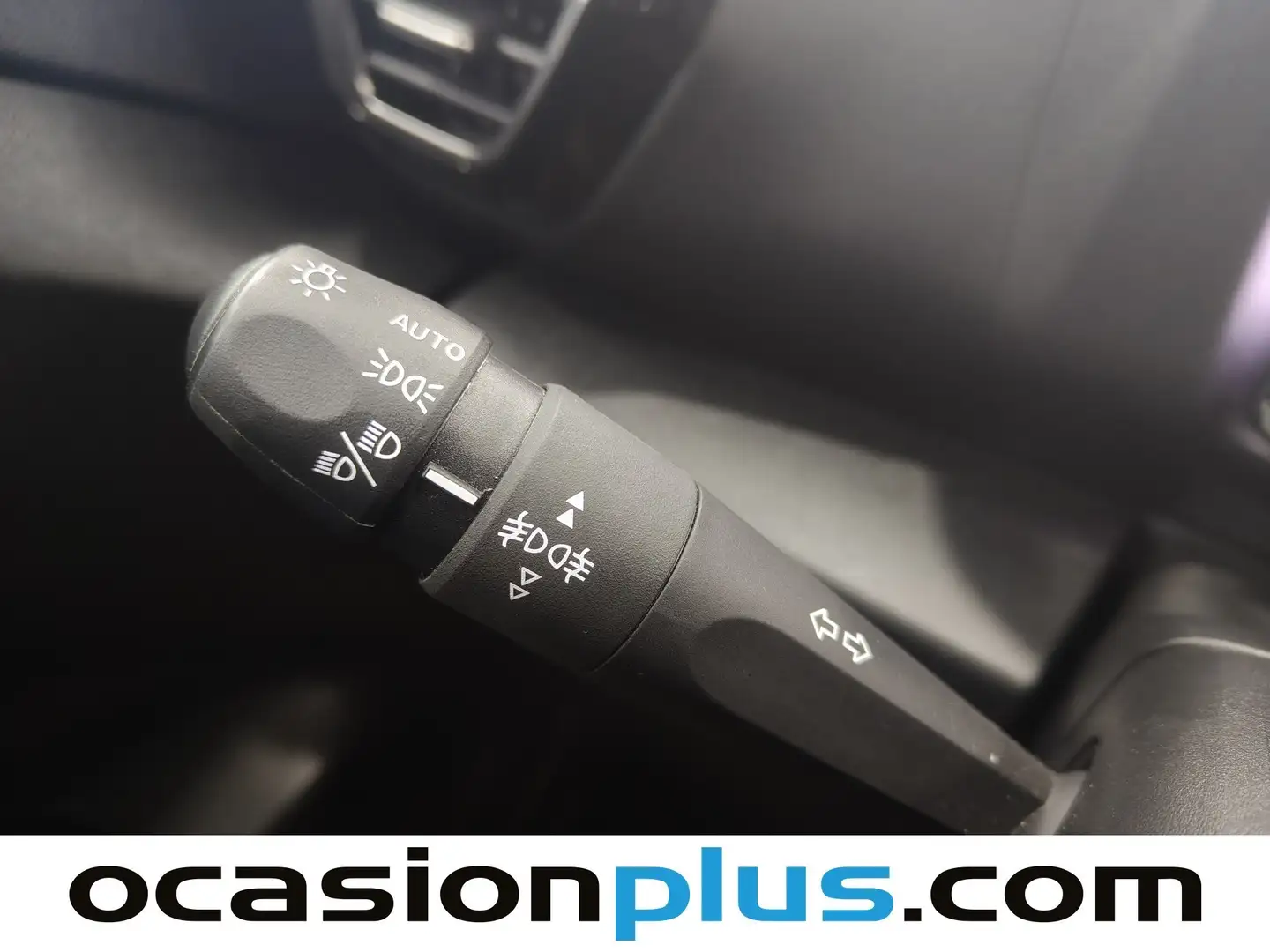 Foto Citroën C4 X Citroen C4 X PureTech 130 S&S Plus EAT8 (131 CV)