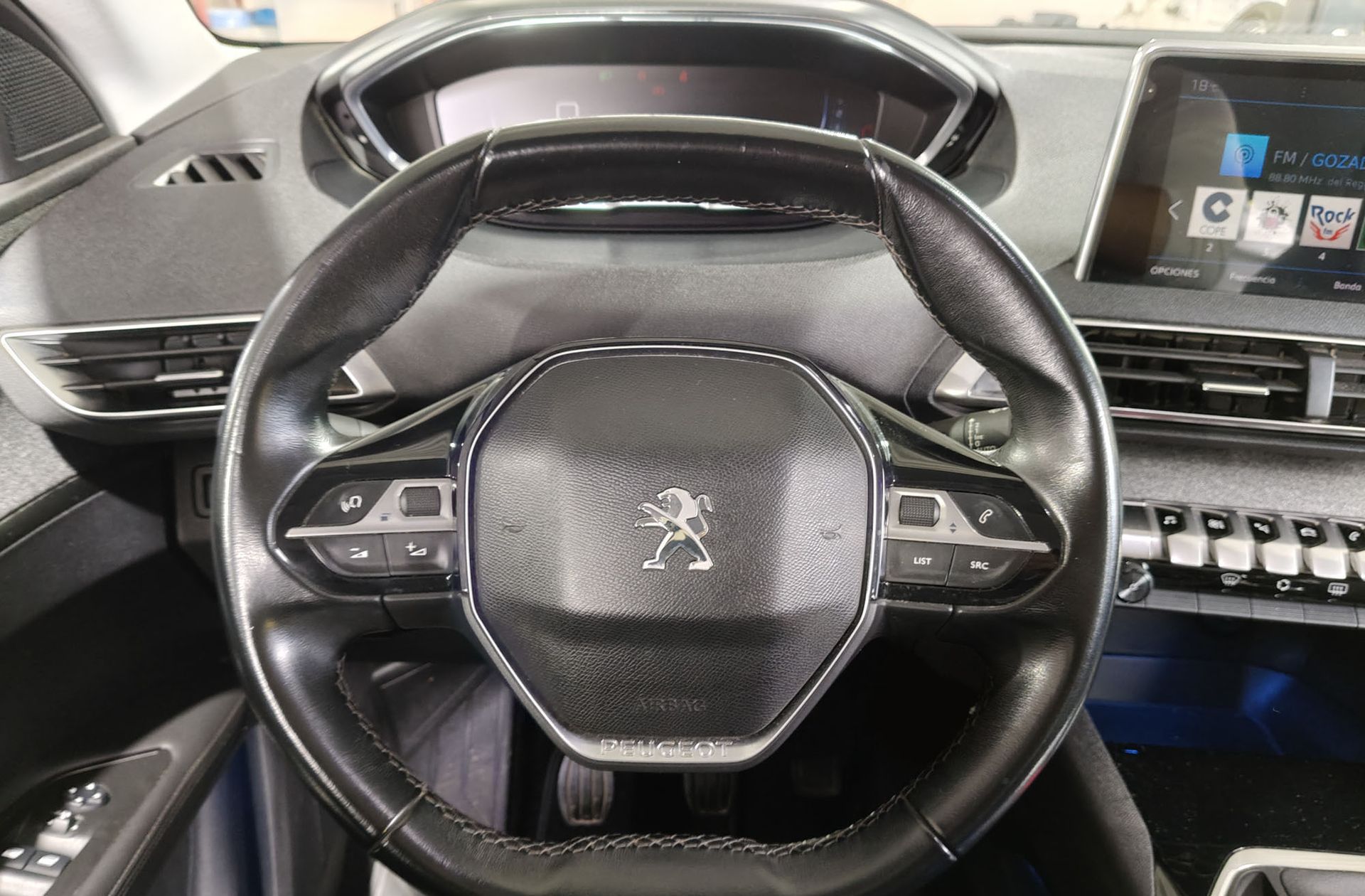 Peugeot 3008 BlueHDi 130 Allure - foto 23