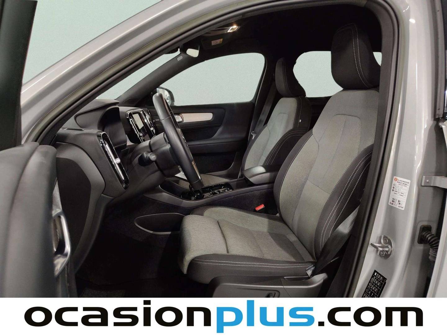 Foto asientos delanteros Volvo XC40 Volvo XC40 T5 Recharge PHEV Plus Dark Auto (262 CV)