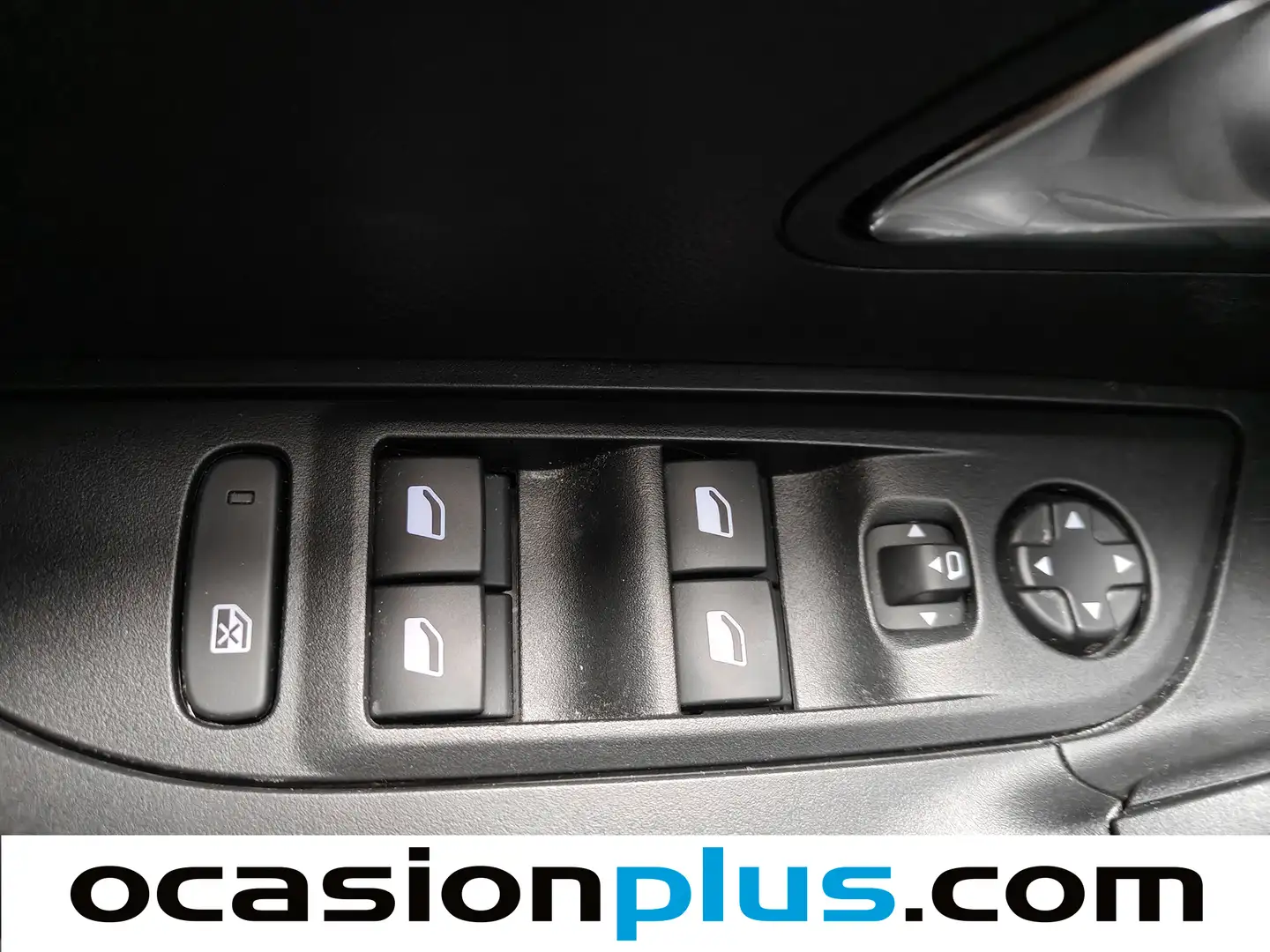 Foto Peugeot 2008 Peugeot 2008 Allure Hybrid eDCS6 (145 CV)