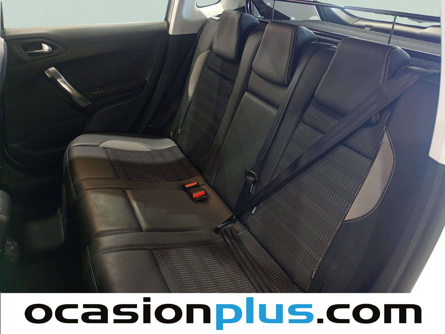 Foto asientos delanteros Peugeot 2008 Peugeot 2008 PureTech 110 S&S Allure  (110 CV)