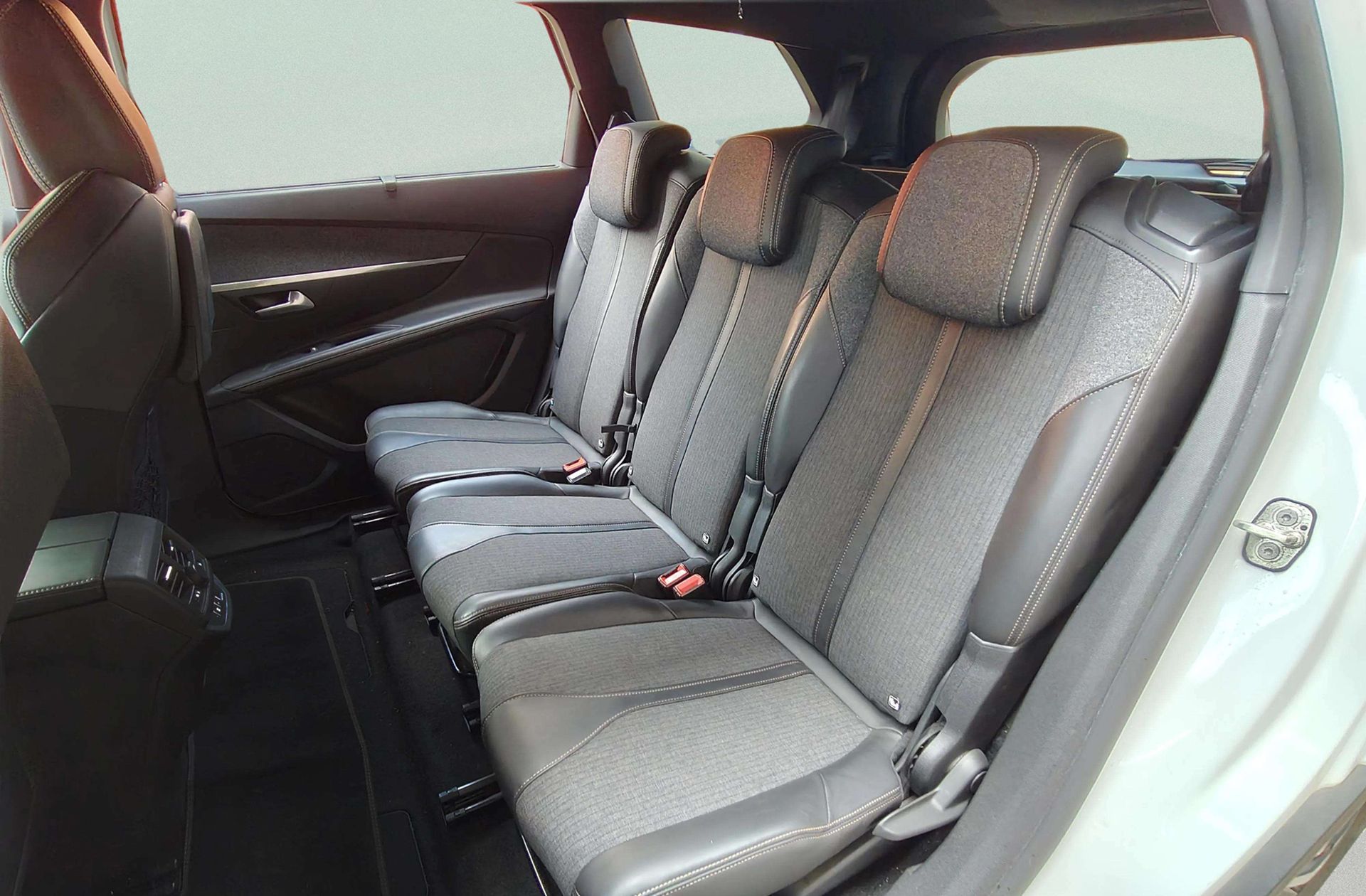 Peugeot 5008 BlueHDi 180 GT EAT8 7 plazas - foto 13