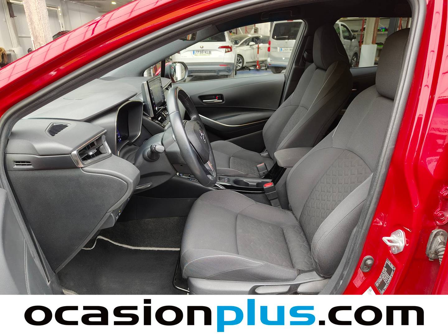 Foto asientos delanteros Toyota Corolla Toyota Corolla Touring Sports 125H Active Tech E-CVT (122 CV)