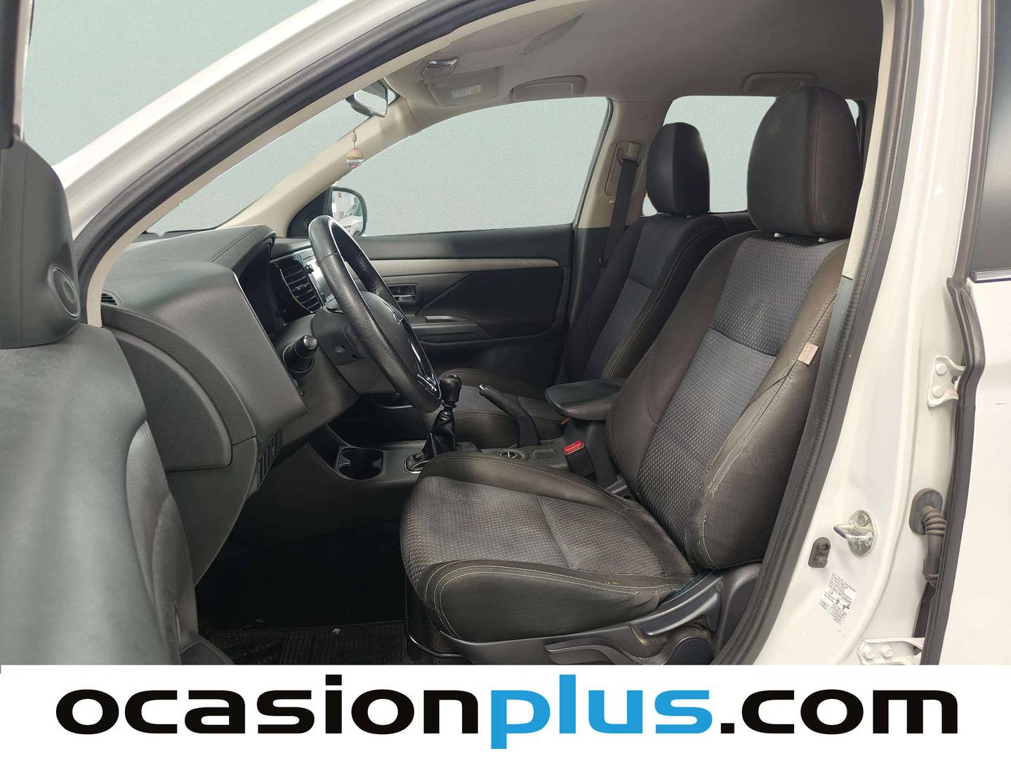 Foto asientos delanteros Mitsubishi Outlander Mitsubishi Outlander 220 DI-D Motion 2WD (150 CV)