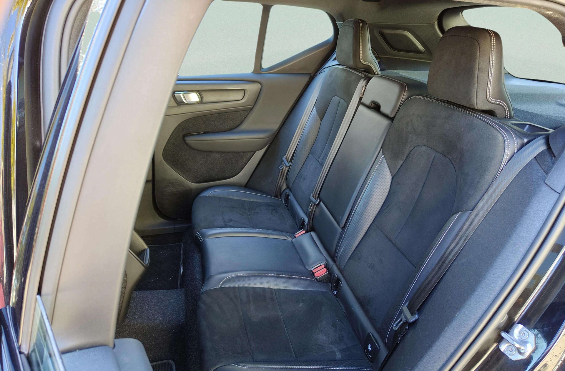 Volvo XC40 D3 R-Design - foto 12