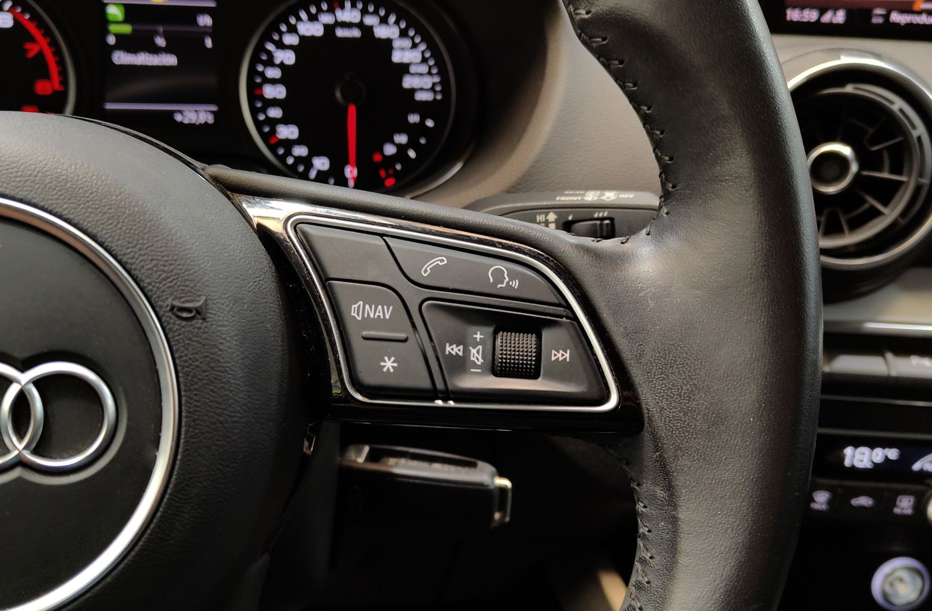 Audi Q2 sport 30 TFSI - foto 29