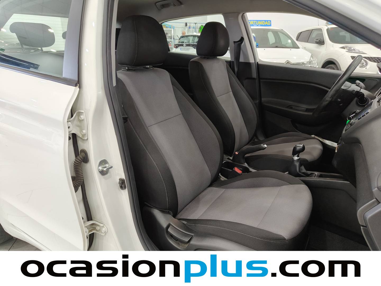 Foto Hyundai i20 Hyundai i20 1.2 MPI Essence LE  (75 CV)