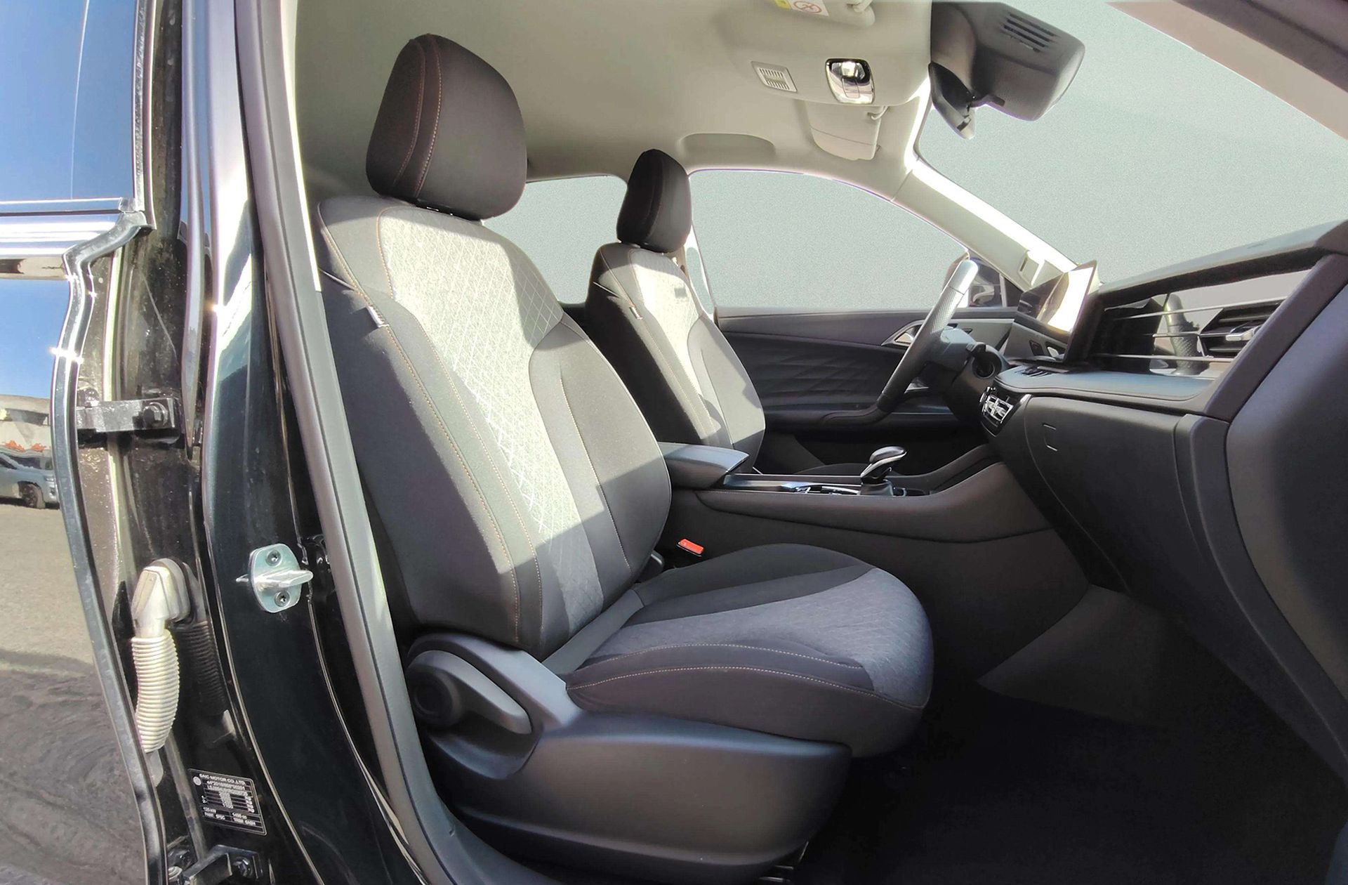 MG HS 1.5T Comfort DCT - foto 25