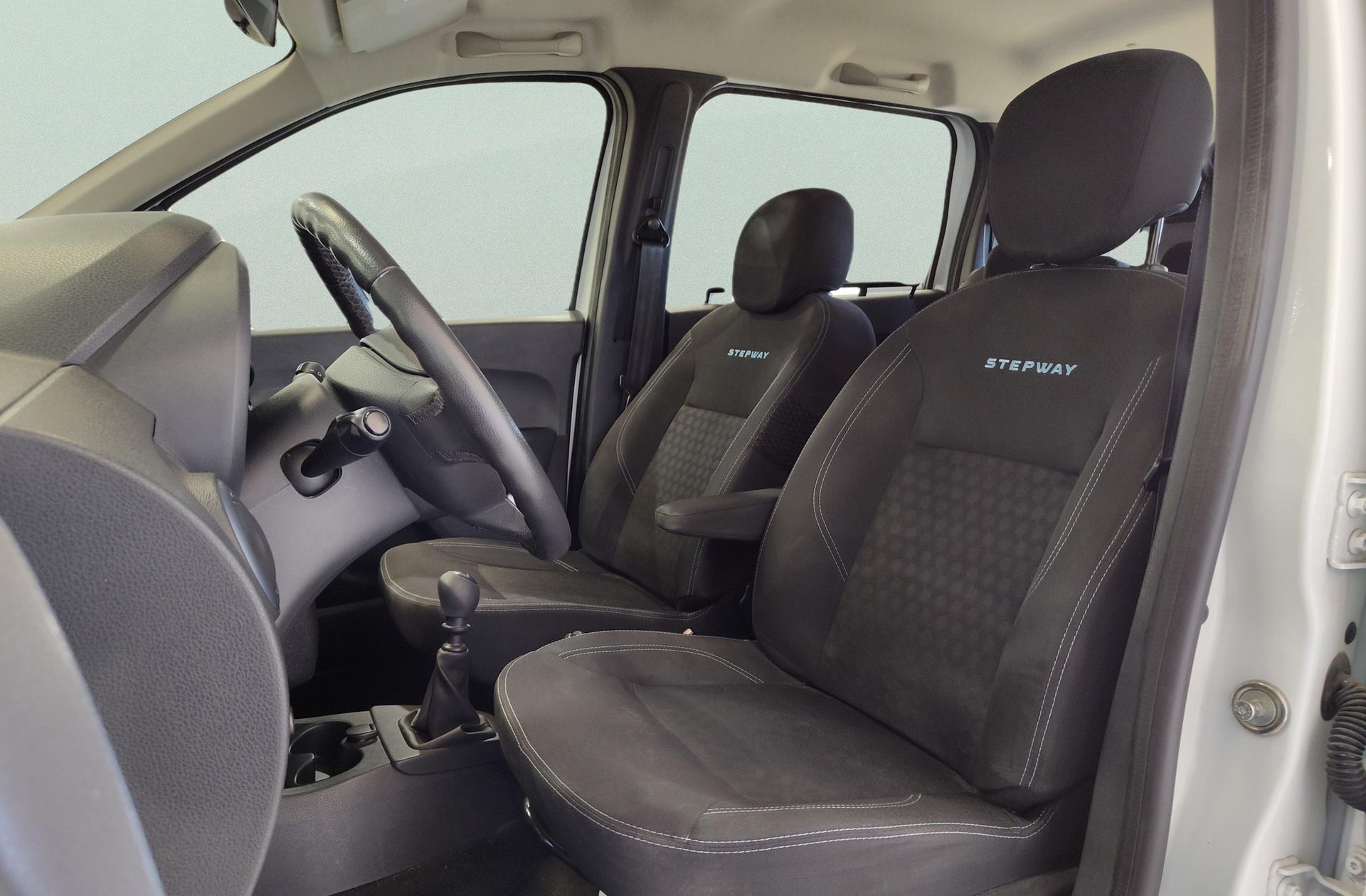 Dacia Lodgy Stepway dCi 7 plazas - foto 9