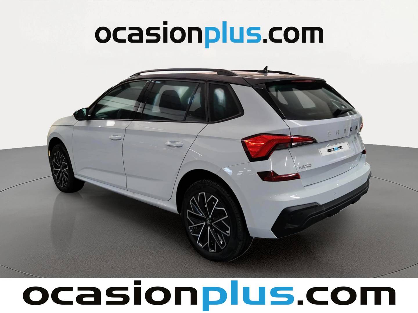 Foto trasera Skoda Kamiq Skoda Kamiq 1.0 TSI Selection DSG (115 CV) izquierda