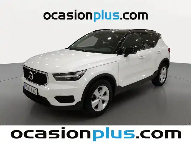 Volvo XC40 T3 Momentum Core (163 CV) de segunda mano