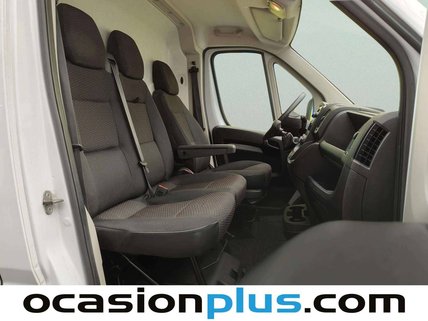 Foto asientos traseros Peugeot Boxer Peugeot Boxer Furgon BlueHDi 120 333 L2H2 (120 CV)