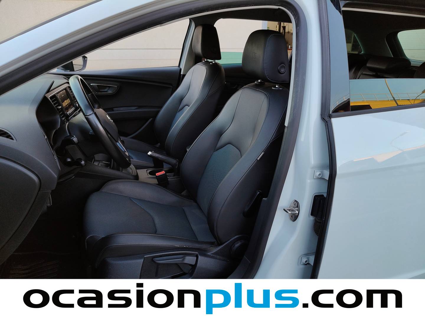 Foto asientos delanteros Seat León Seat León ST 1.4 TSI ACT St&Sp Style (150 CV)