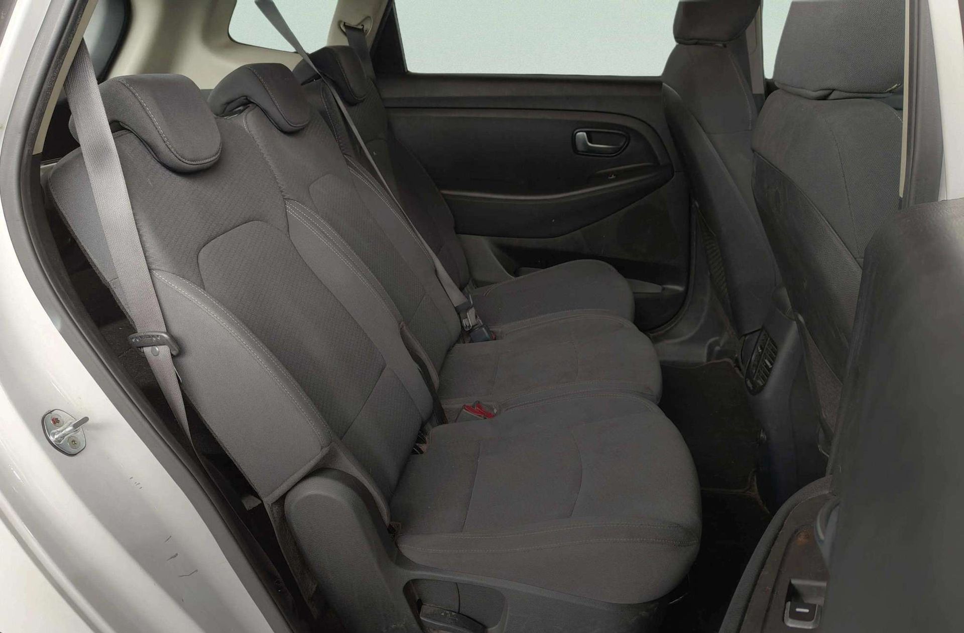 Kia Carens 1.7 CRDi VGT Concept Eco-Dynam - foto 15