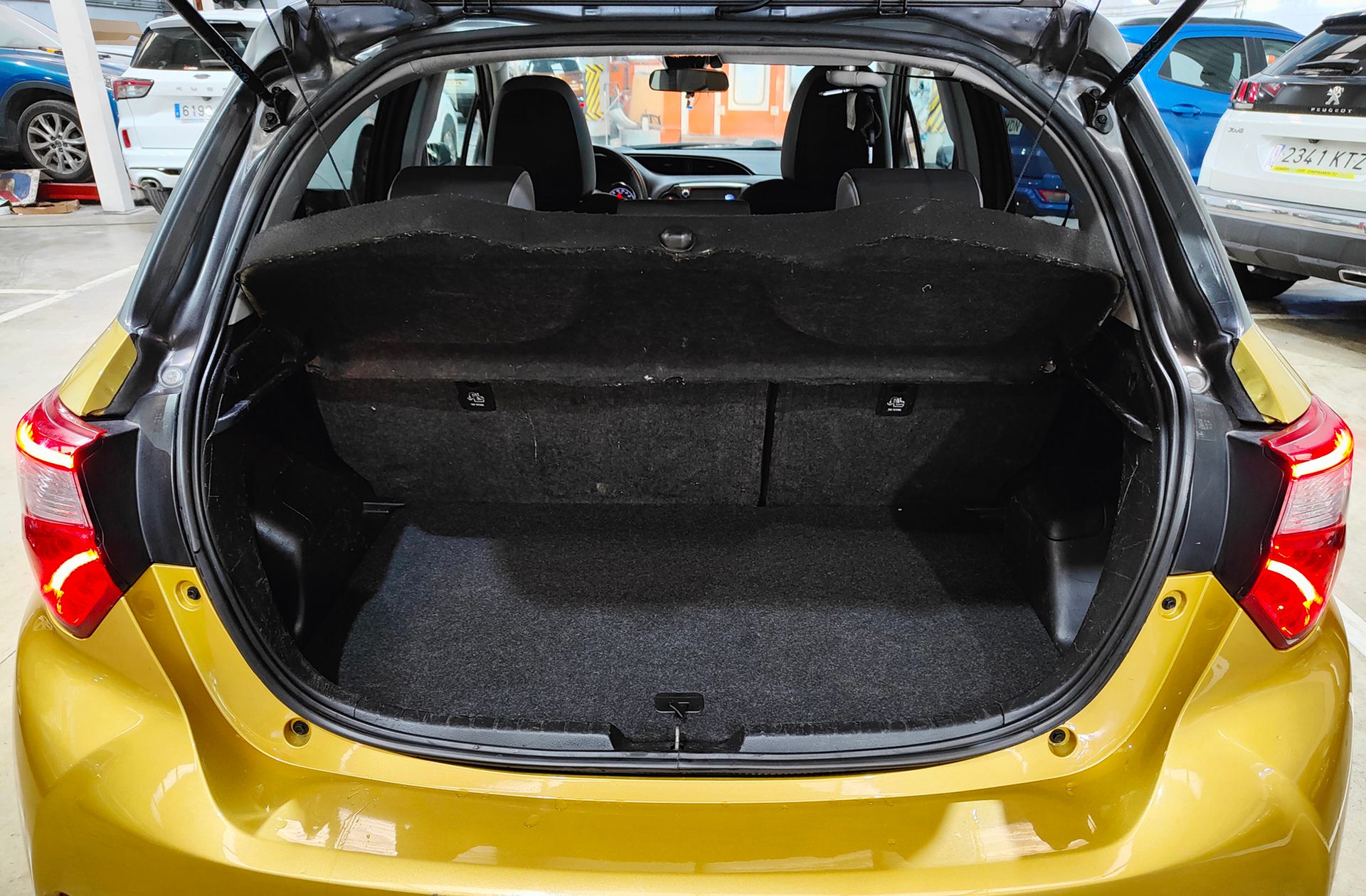 Toyota Yaris 1.5 100H Feel 20 Aniversario - foto 16