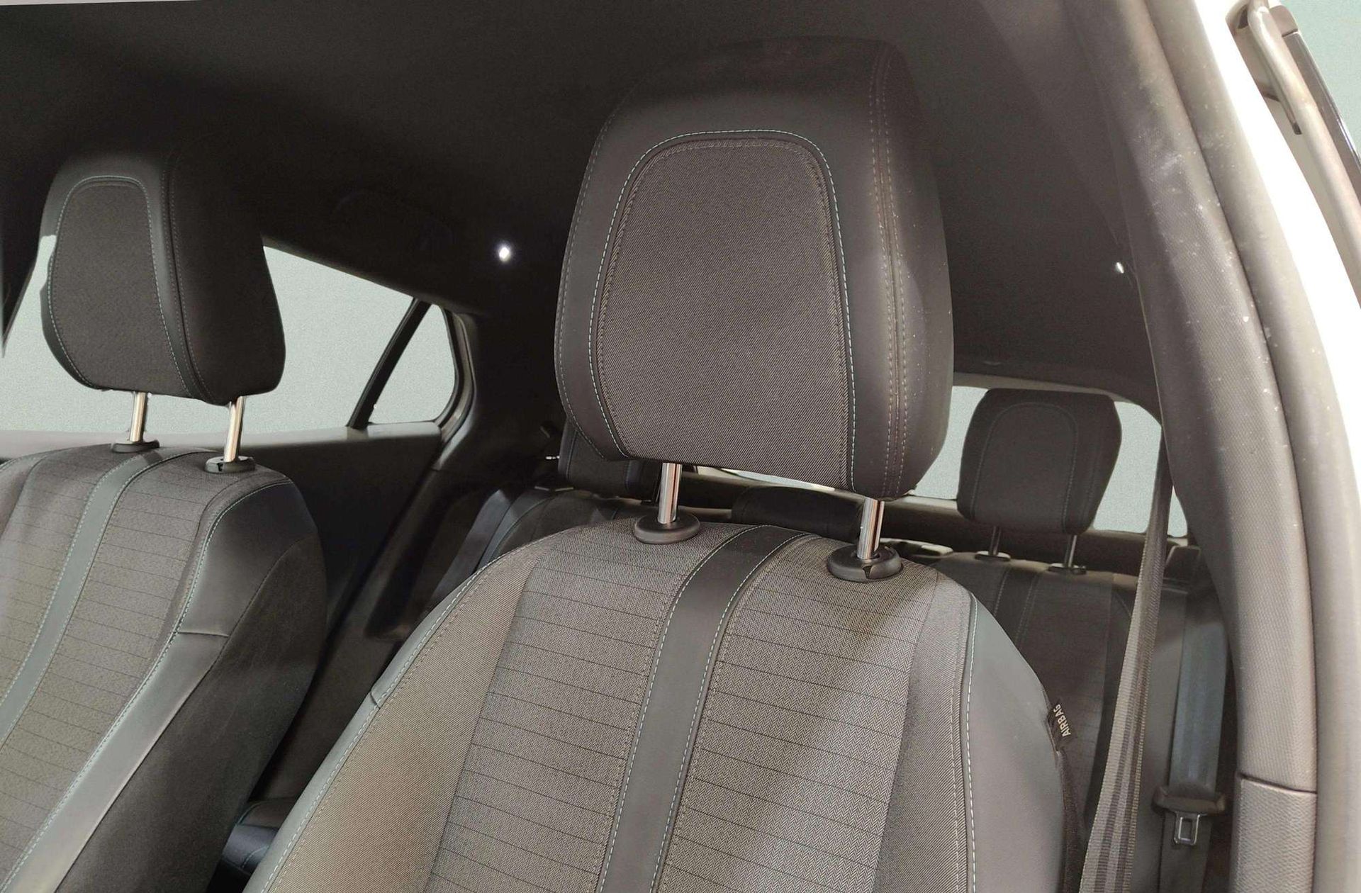 Peugeot 2008 PureTech 130 Allure Pack - foto 6