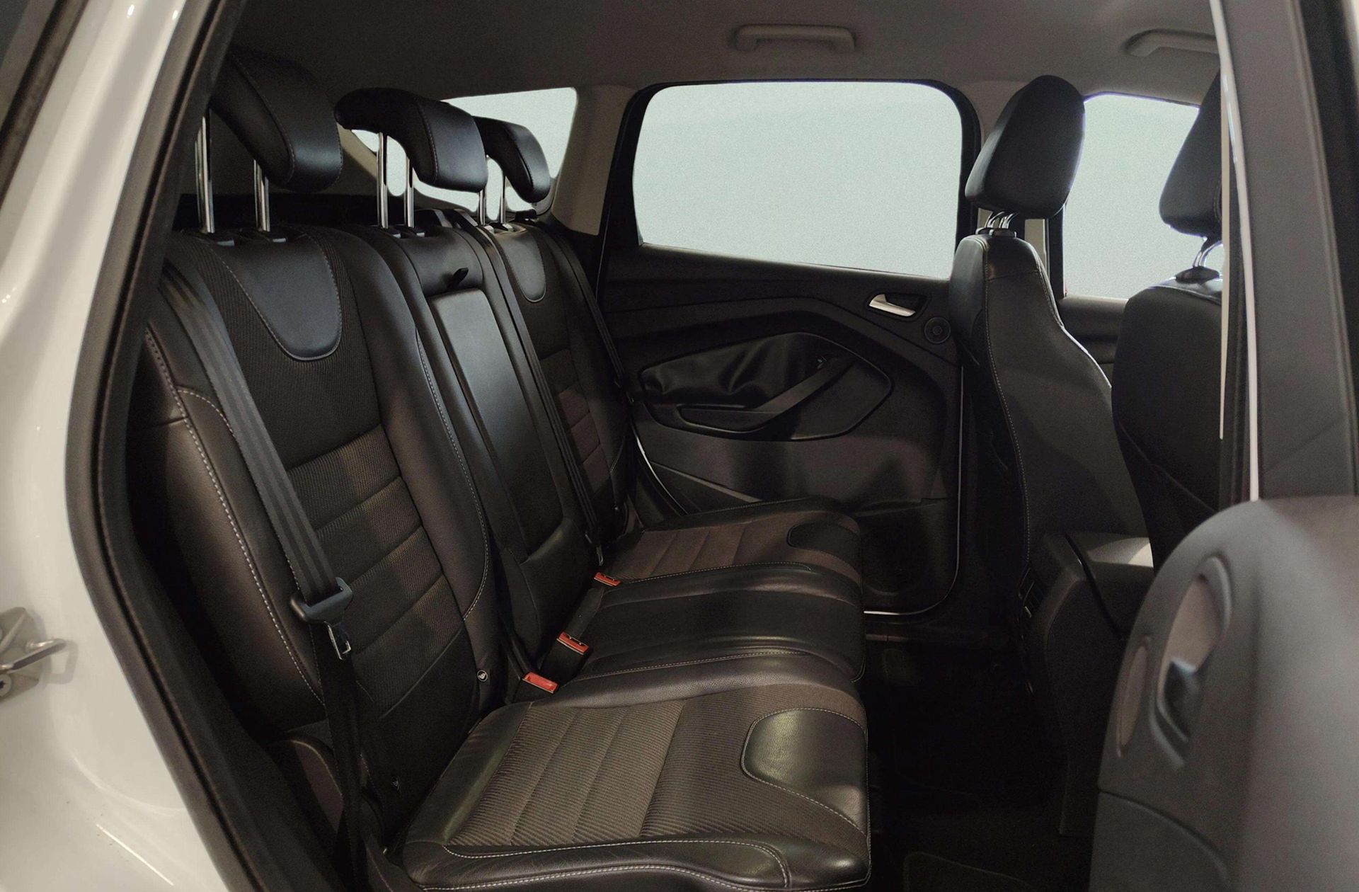 Ford Kuga 2.0 TDCi Titanium 4x2 - foto 13