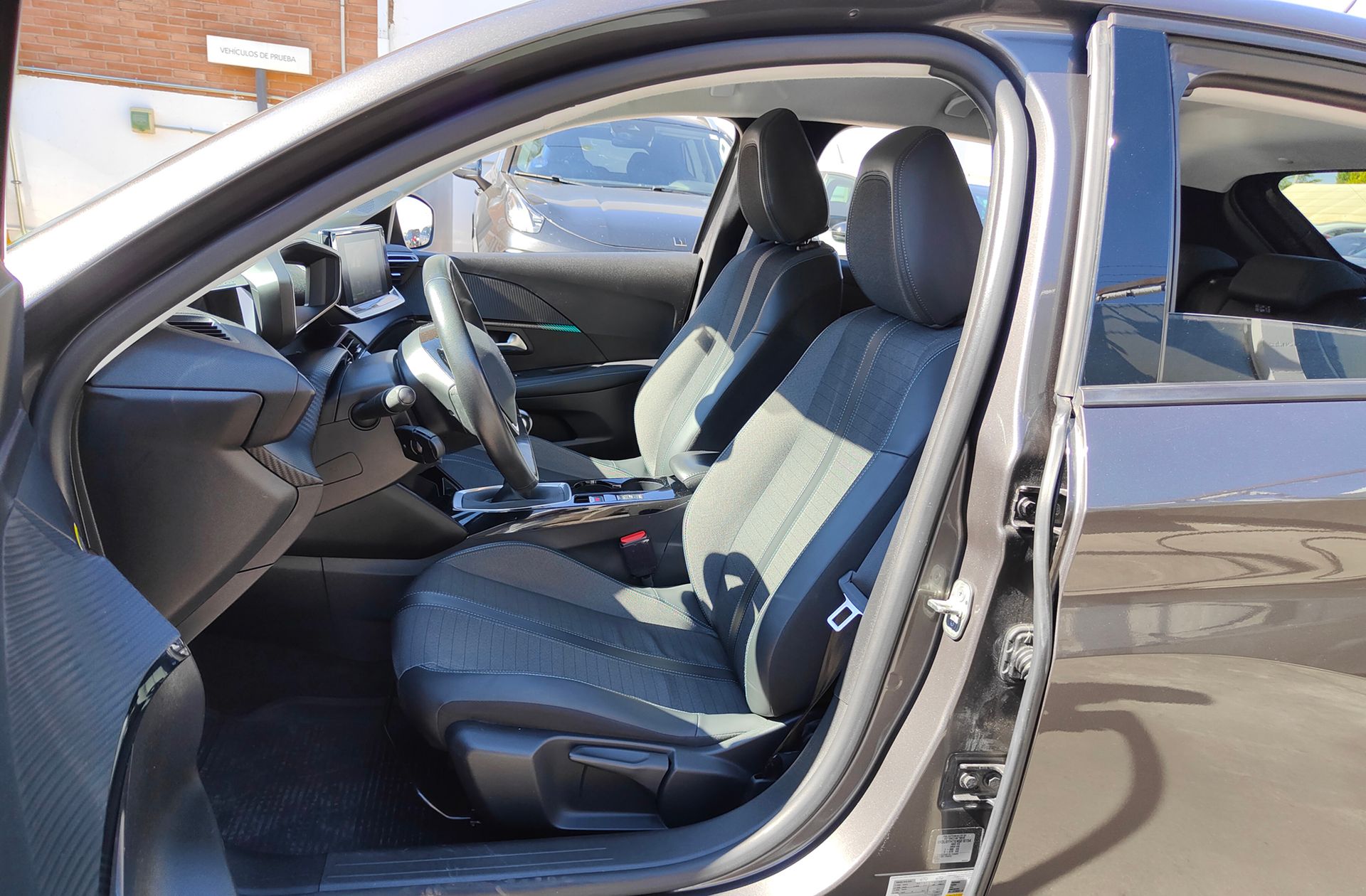 Peugeot 208 BlueHDi 100 Allure Pack - foto 10